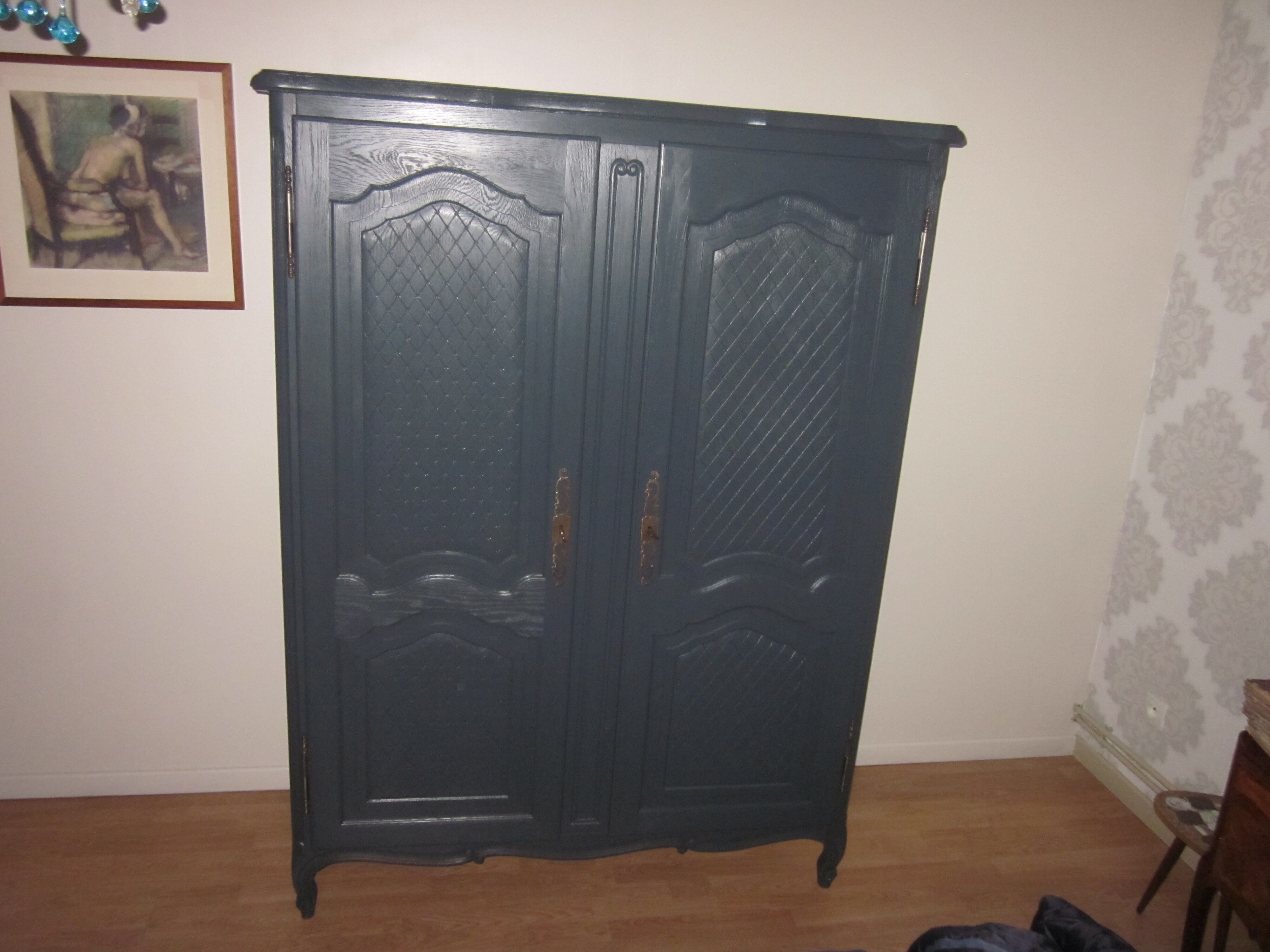 Old anthracite grey cabinet