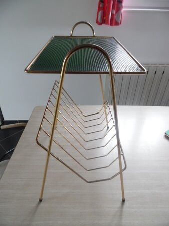 Magazine holder