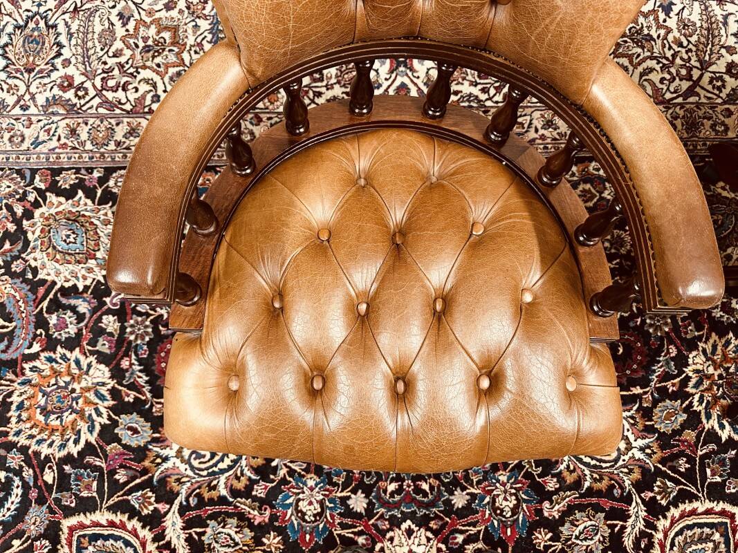Ensemble de chaises de bureau Chesterfield English Captain Chairs marron