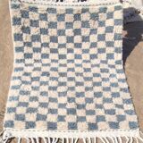 Tapis berbère Béni Ouarain à damiers bleus