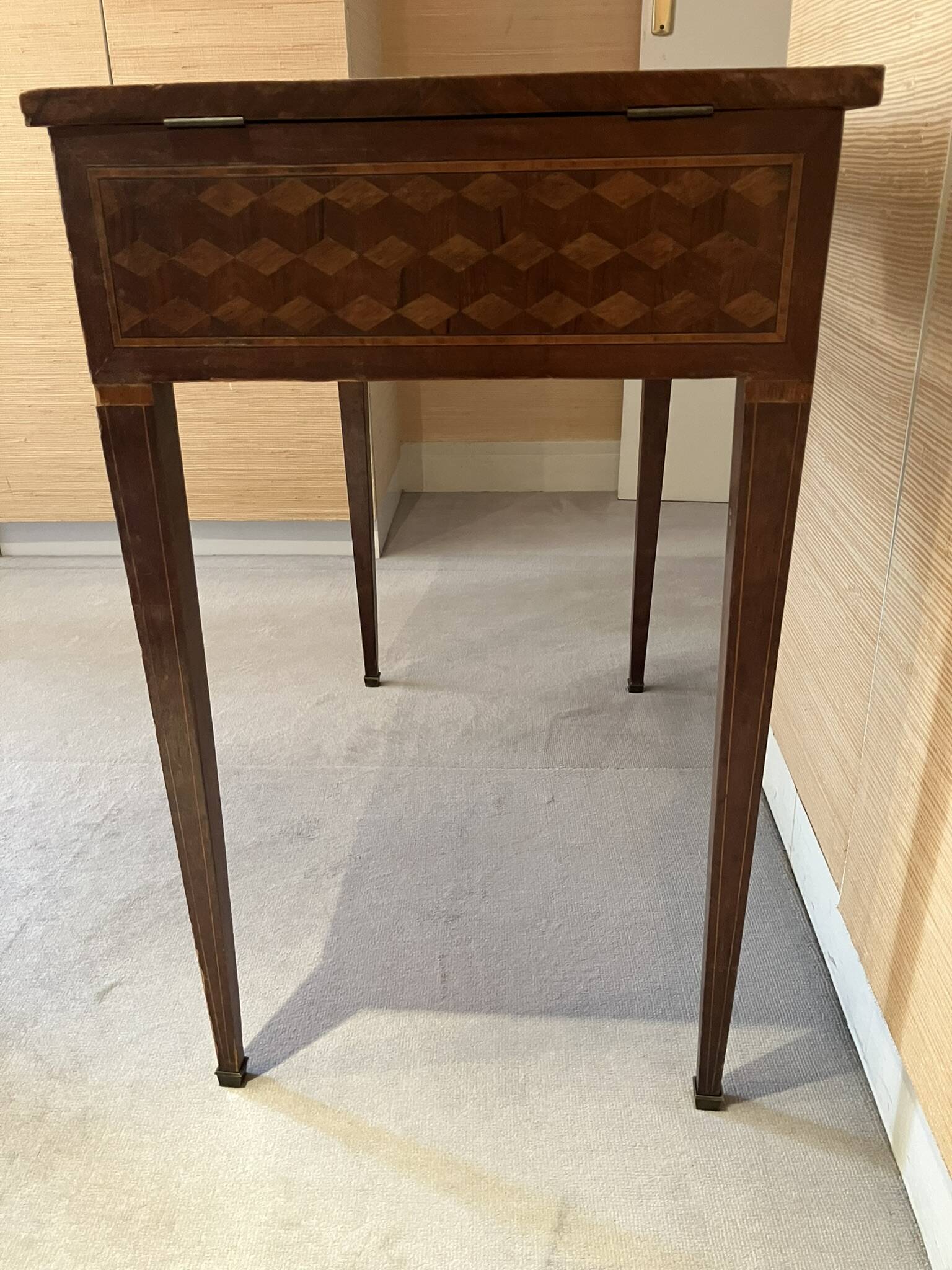 Coiffeuse marqueterie XVIIIe