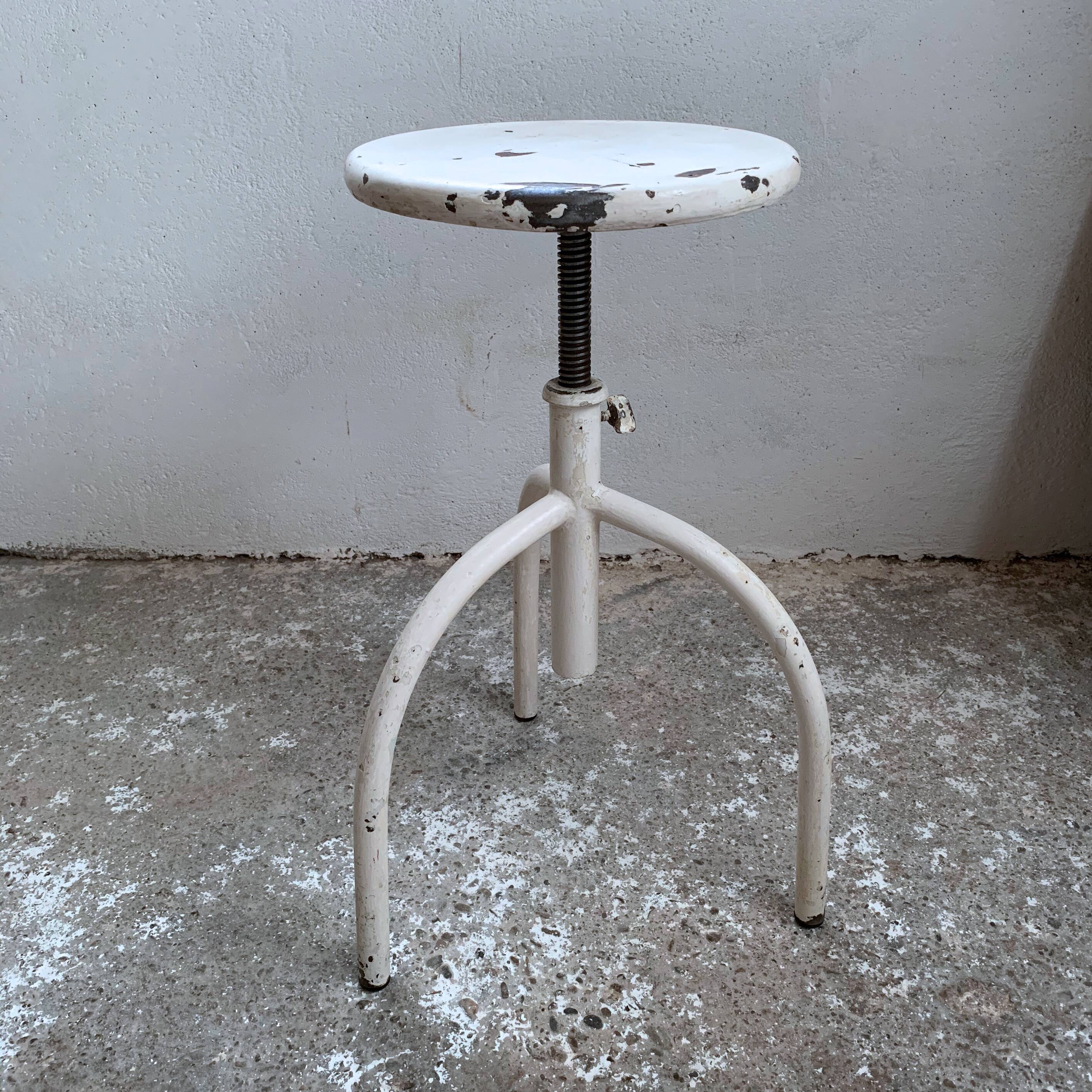 Adjustable tripod tripod workshop stool