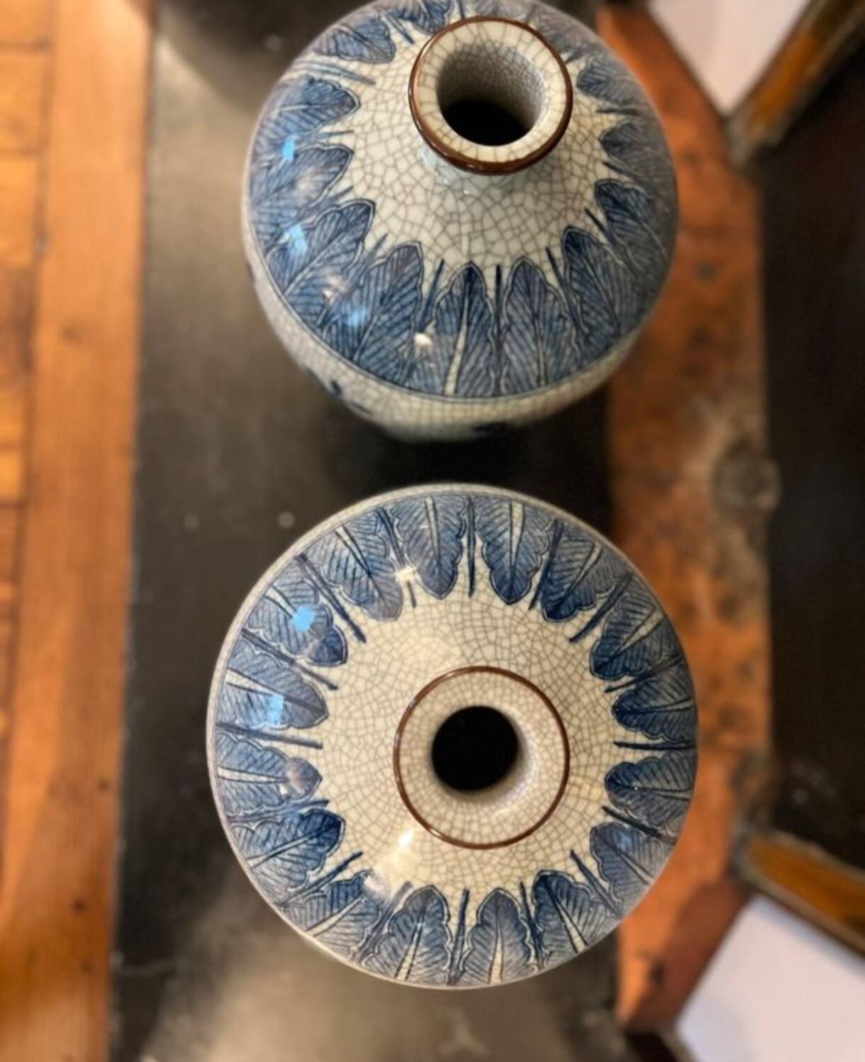 2 Chinese Nanking vase 20th century 40 cm high