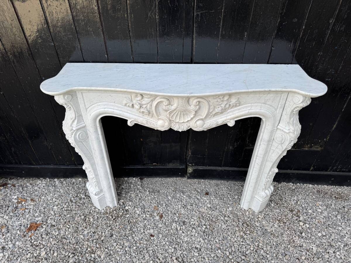 Louis XV Style Fireplace in Carrara Marble, Circa 1980