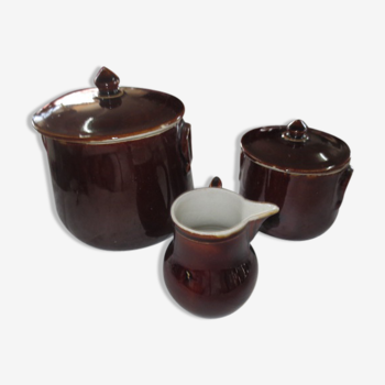 Pots in earthenware for conservation of butter