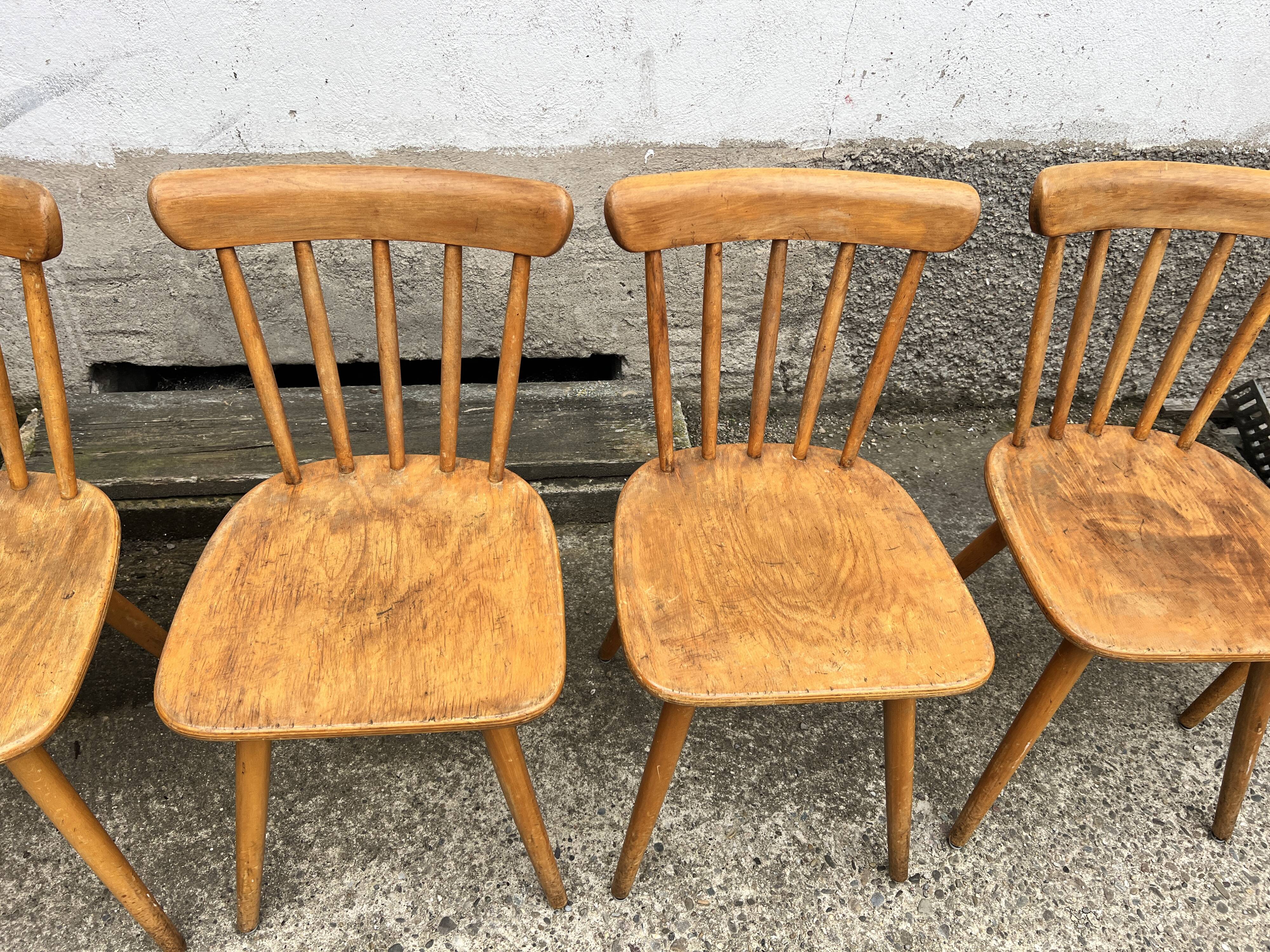 Set of 8 vintage bistro chairs – Warm stained wood – Compass legs