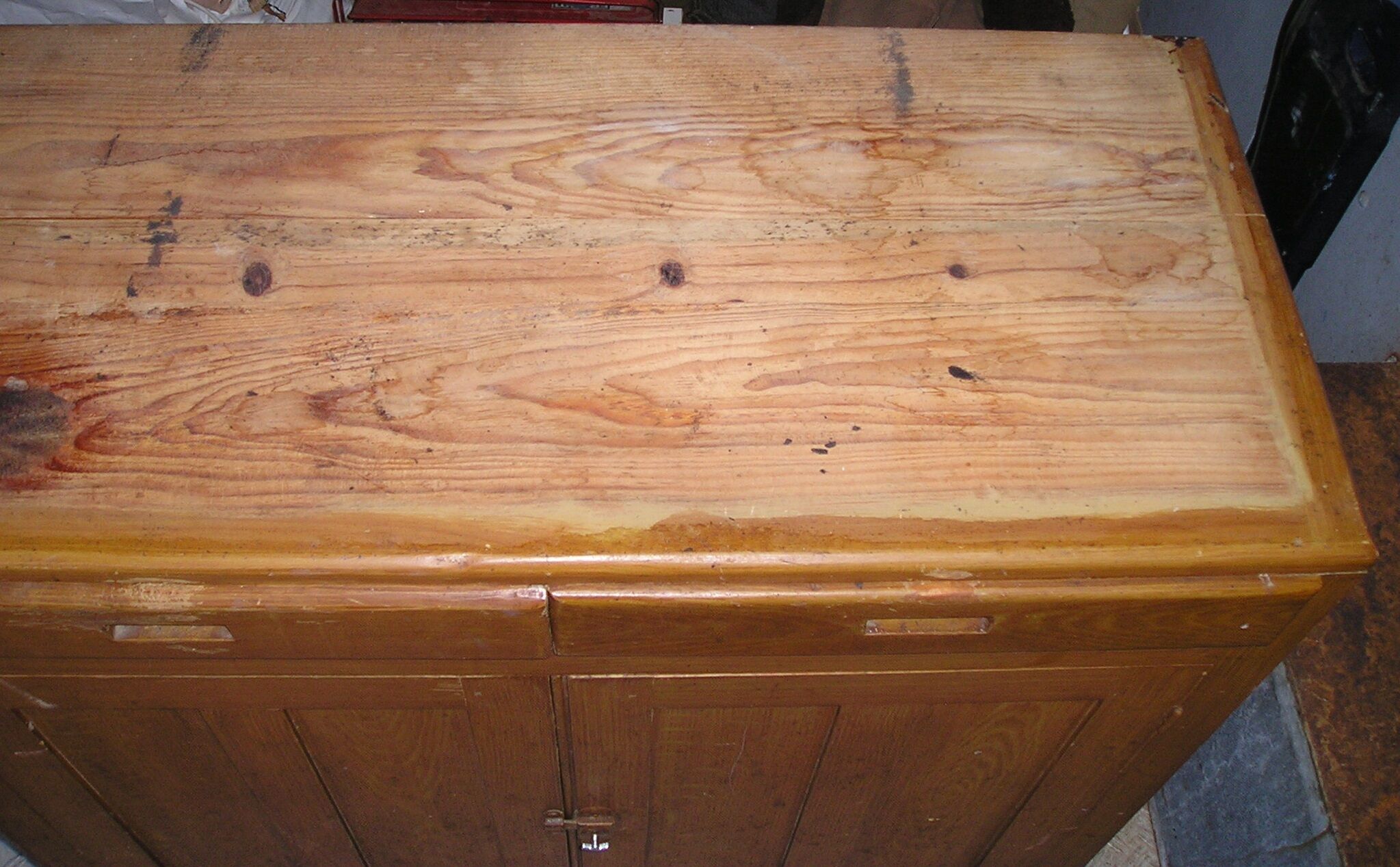 Buffet parisien en sapin