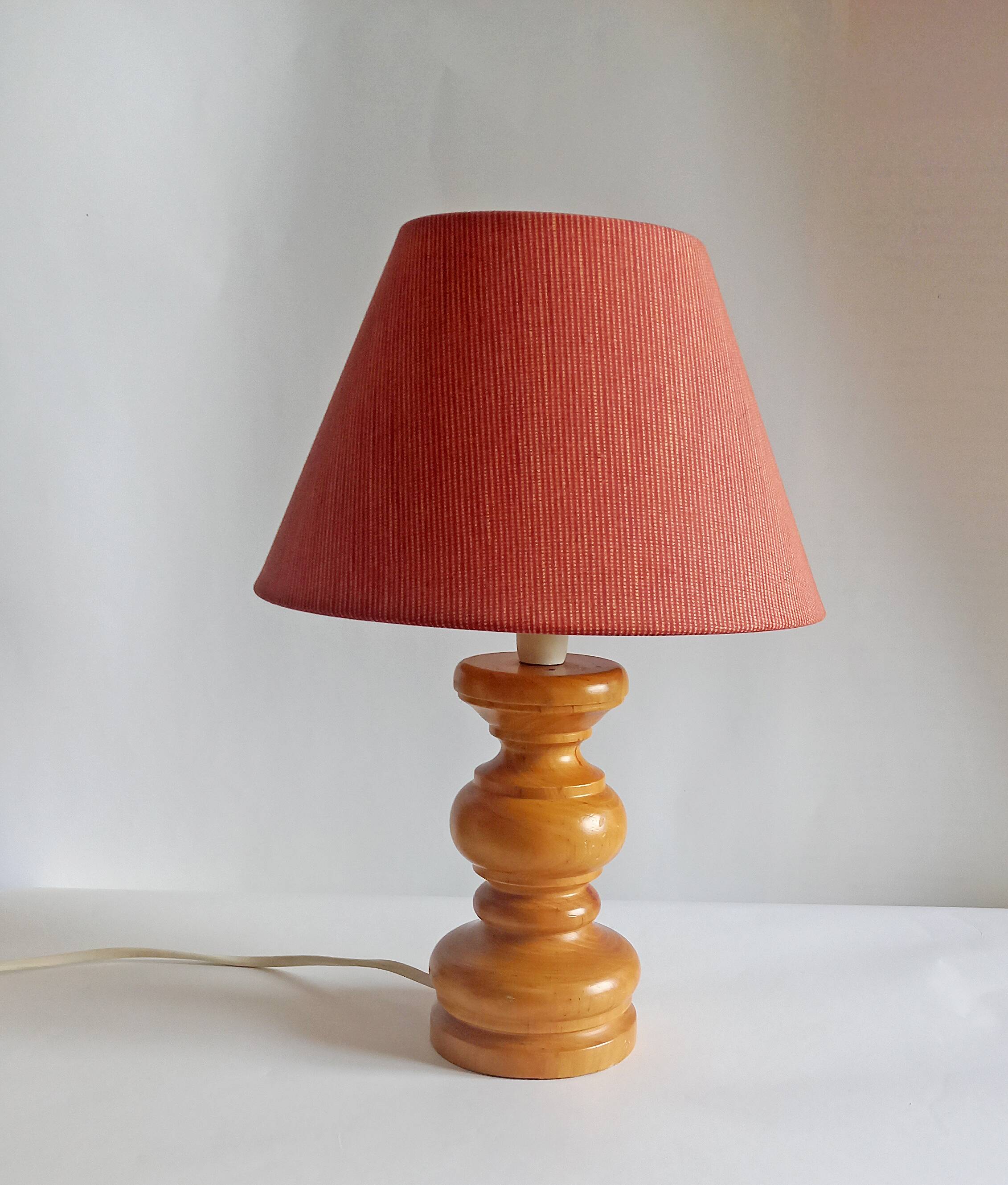 Old vintage lamp in turned wood 60s/70s fabric lampshade