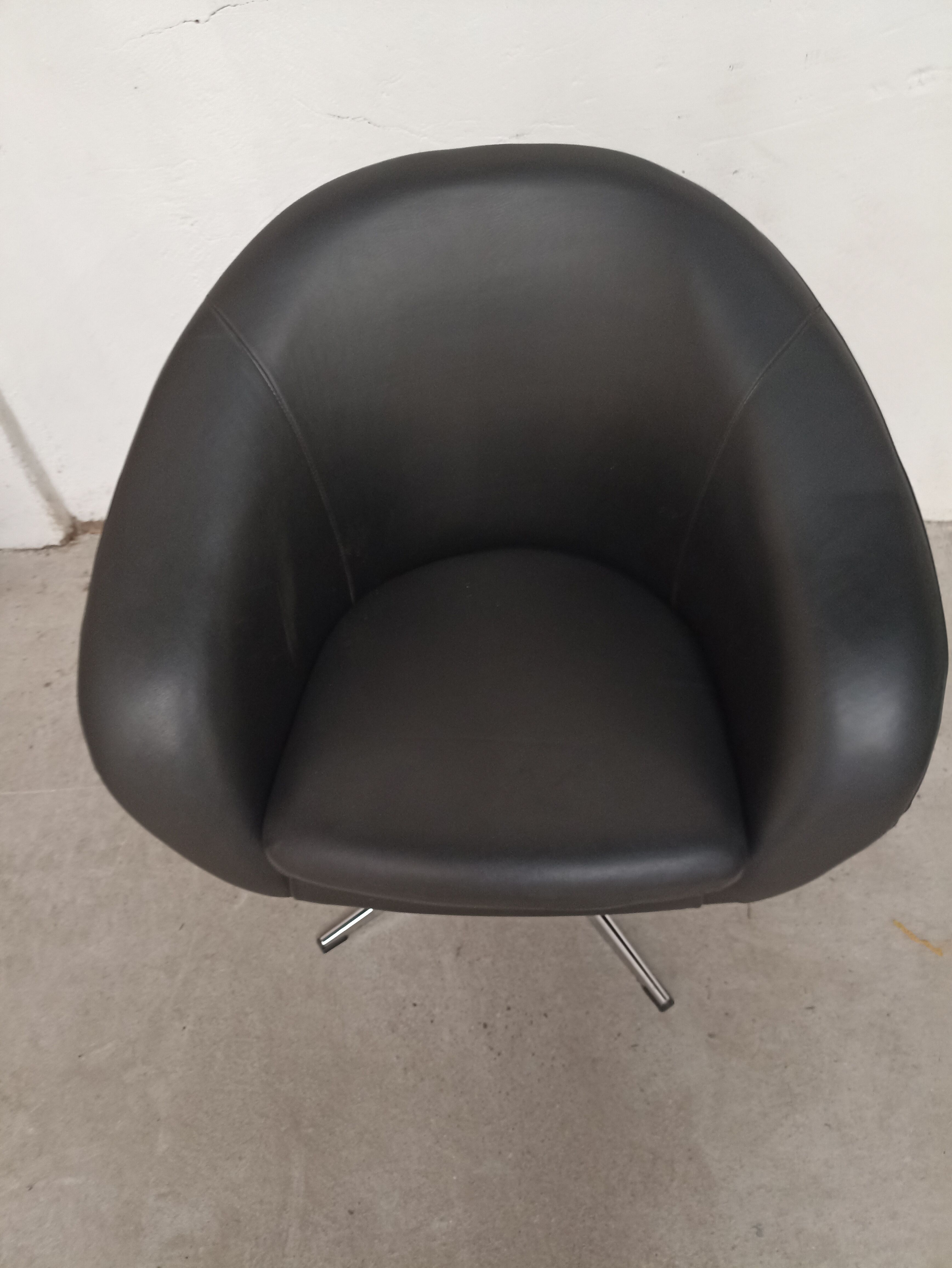 Vintage design armchair