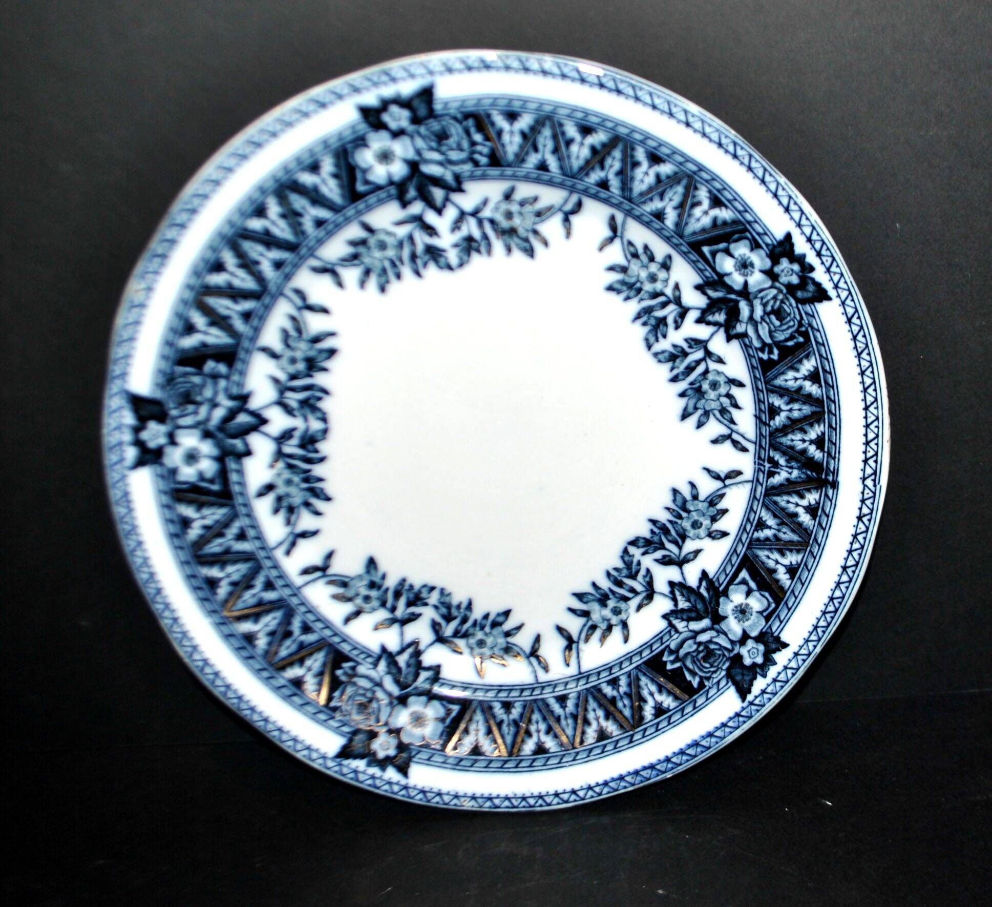 Kuznetsov antique plate made of Russian faience 1890 Imperial Prussia factory