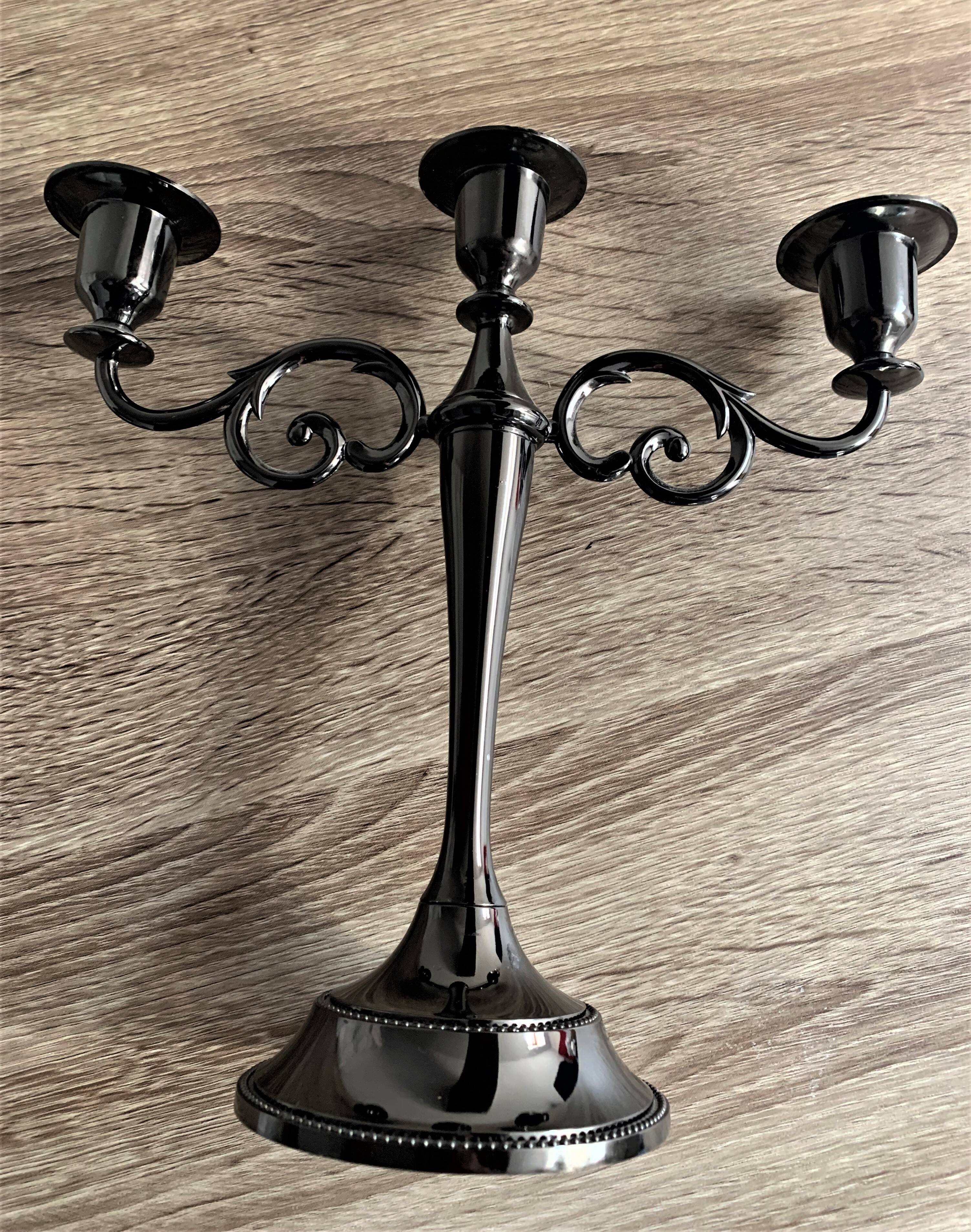 Black varnished metal chandelier with 3 lights