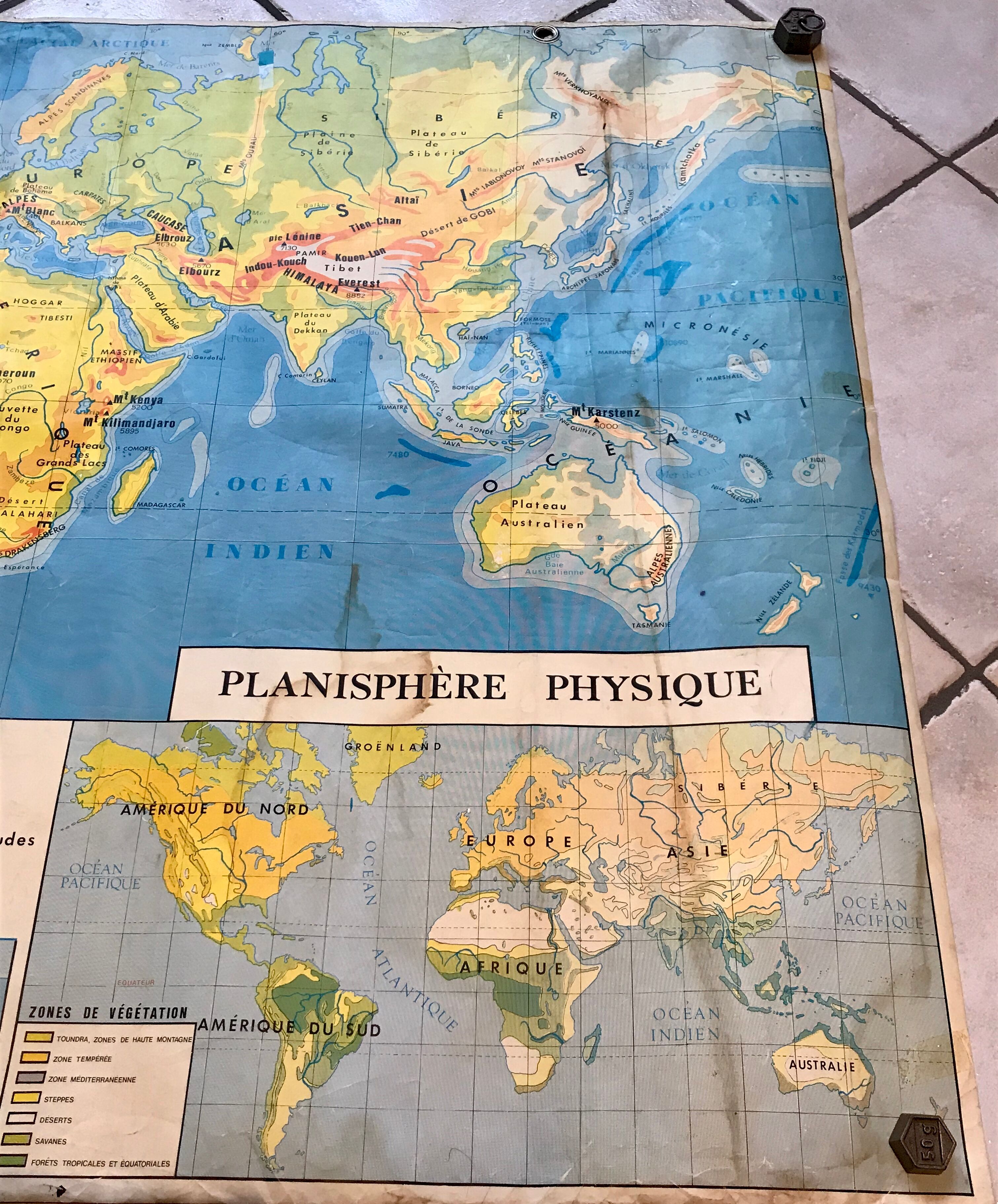 School map of the world / political and physical planisphere 60s