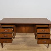 Autonomous teak desk from the 1960s, Denmark
