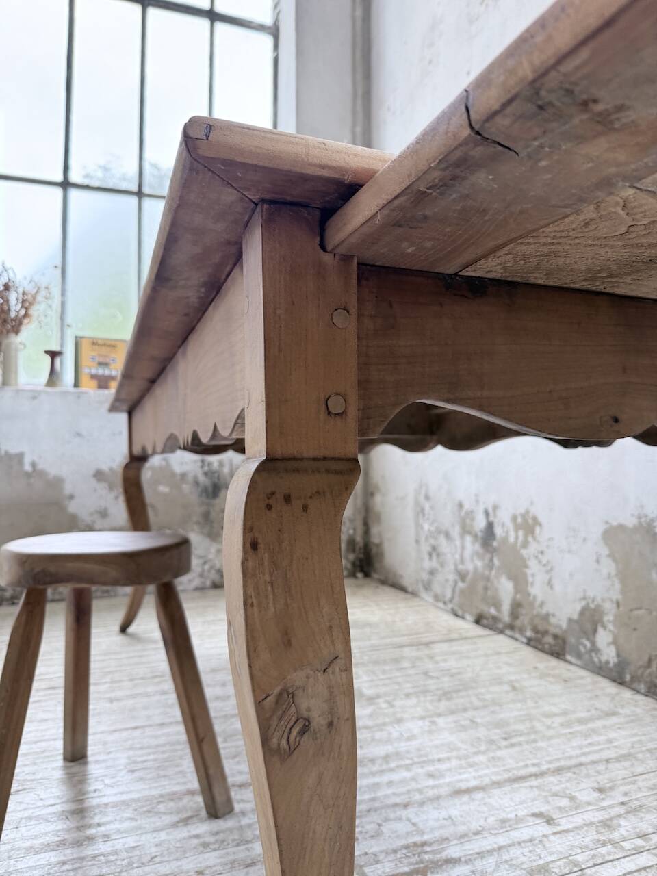 Farm table cherry wood with curved legs, 19th century.