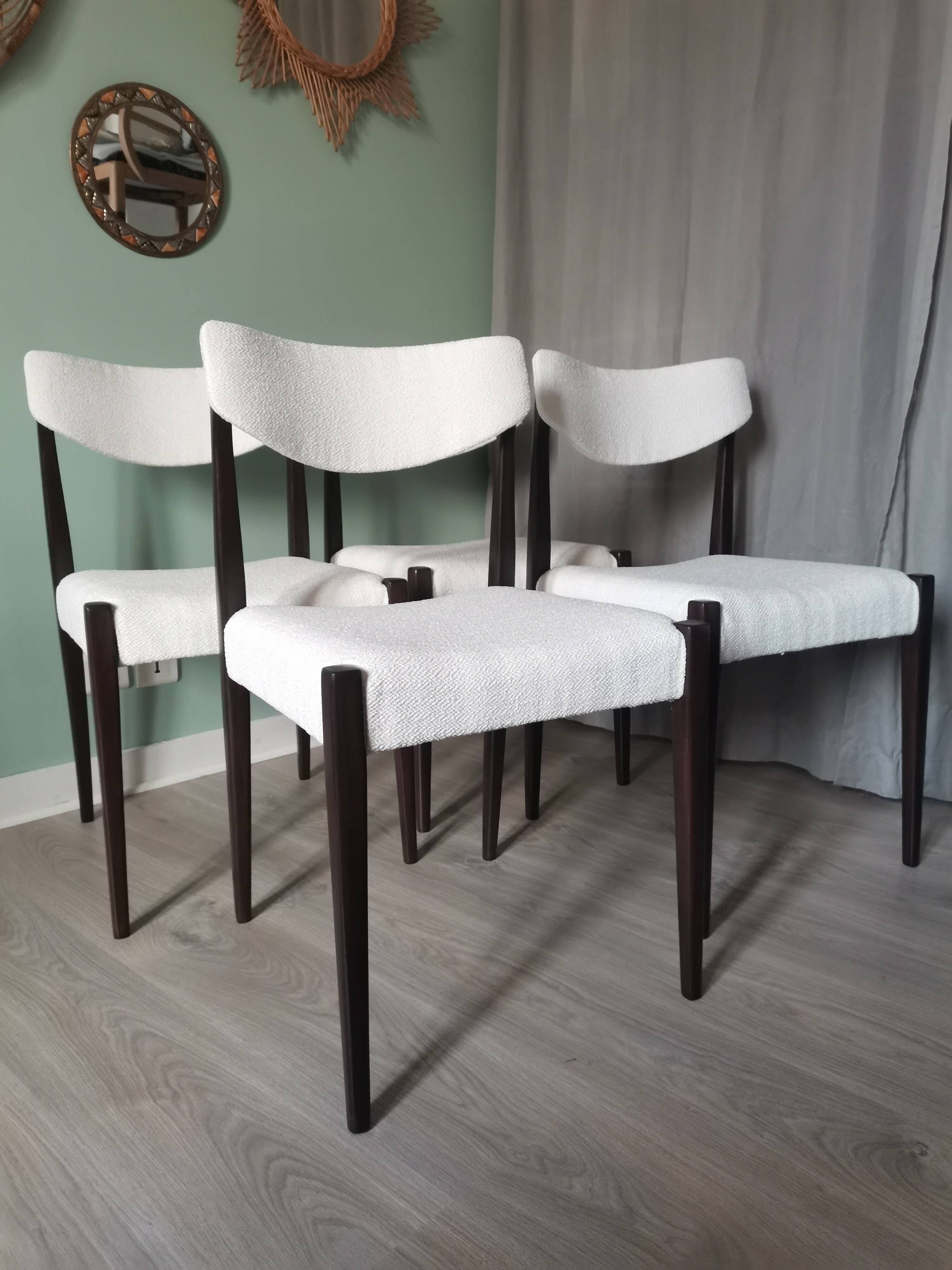 Chaises scandinaves blanches