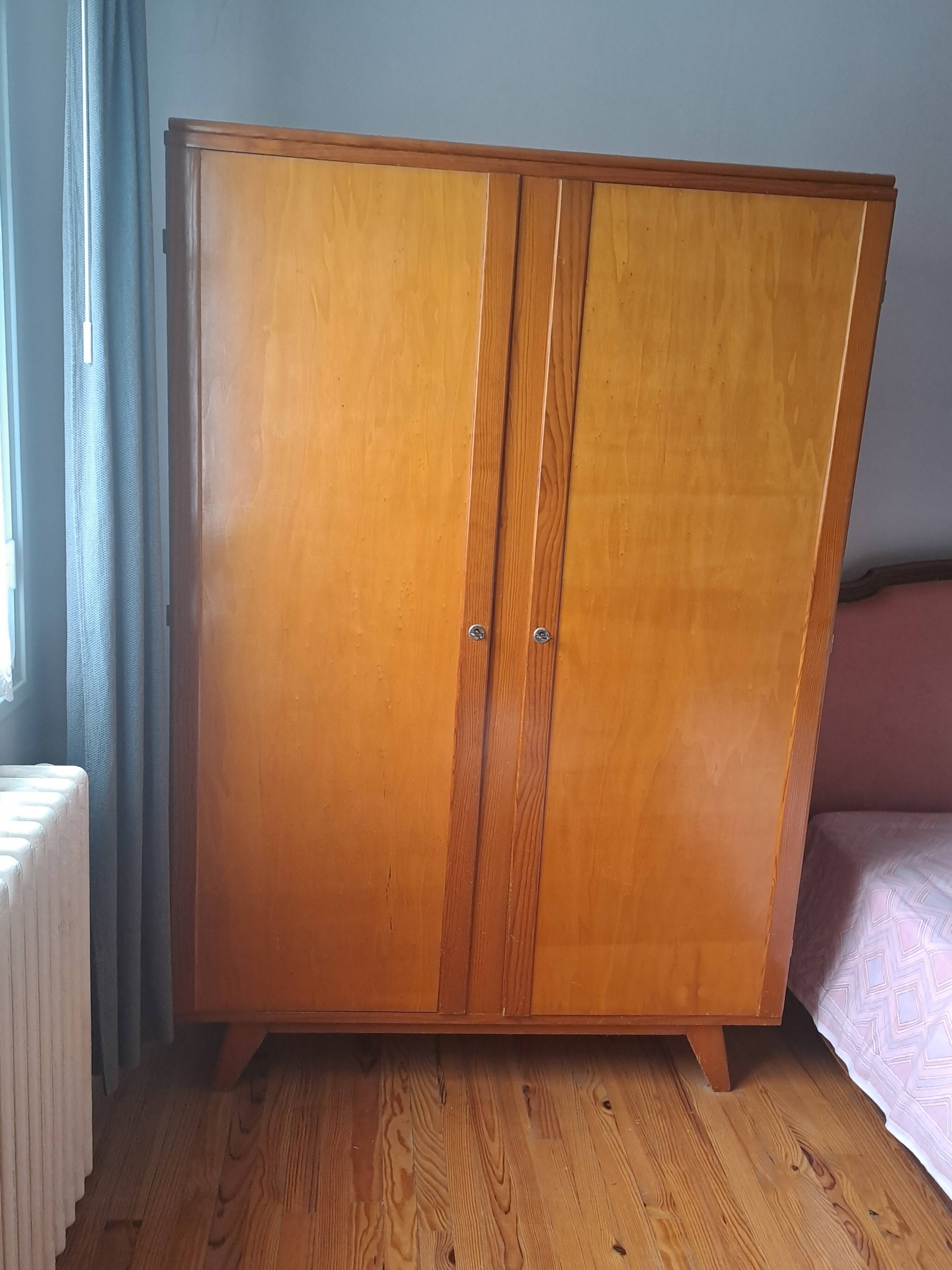 1930s Parisian wardrobe with compass feet