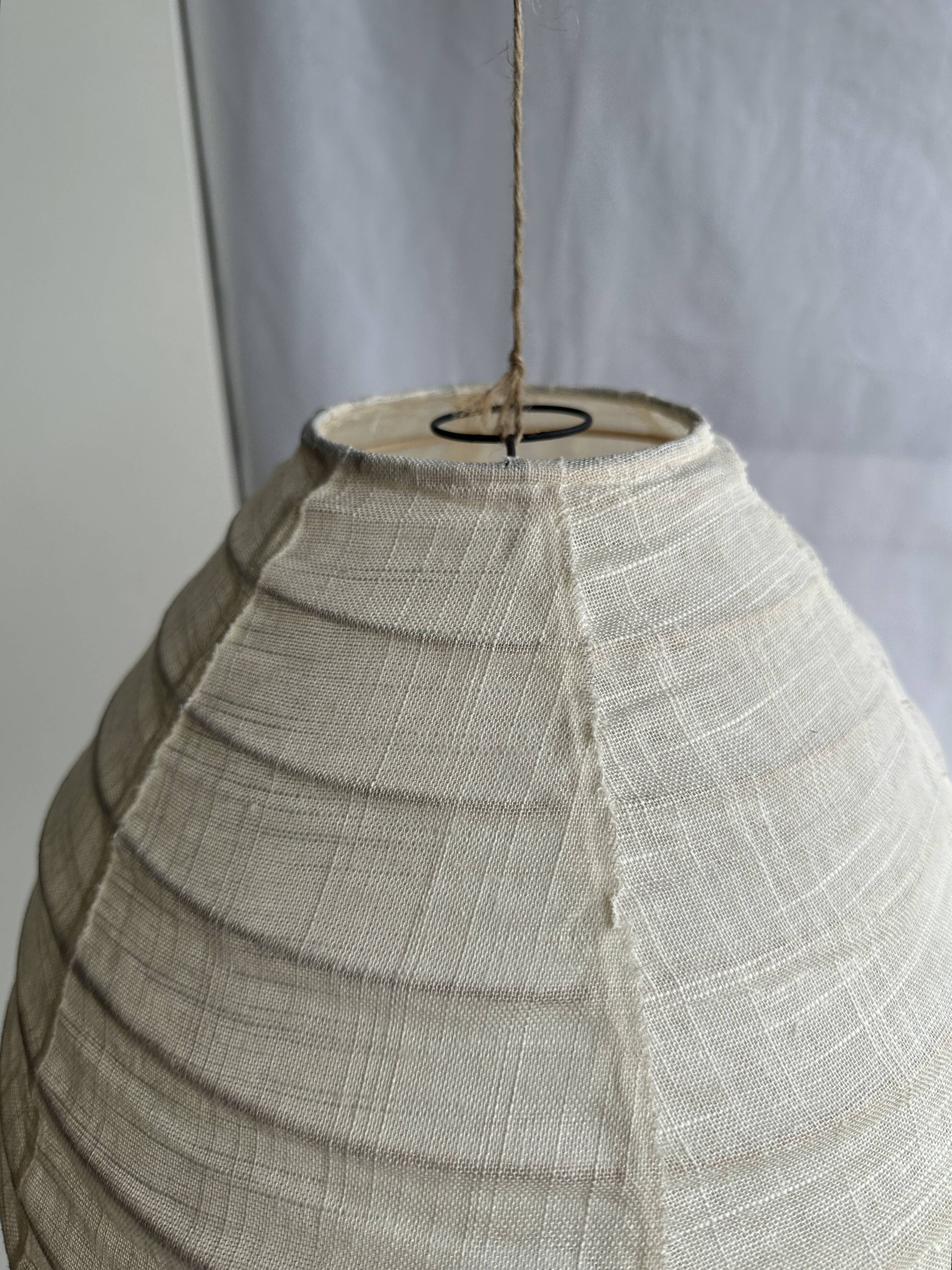 Small Japanese-style natural rattan and linen pendant light in the shape of a drop H40 D35