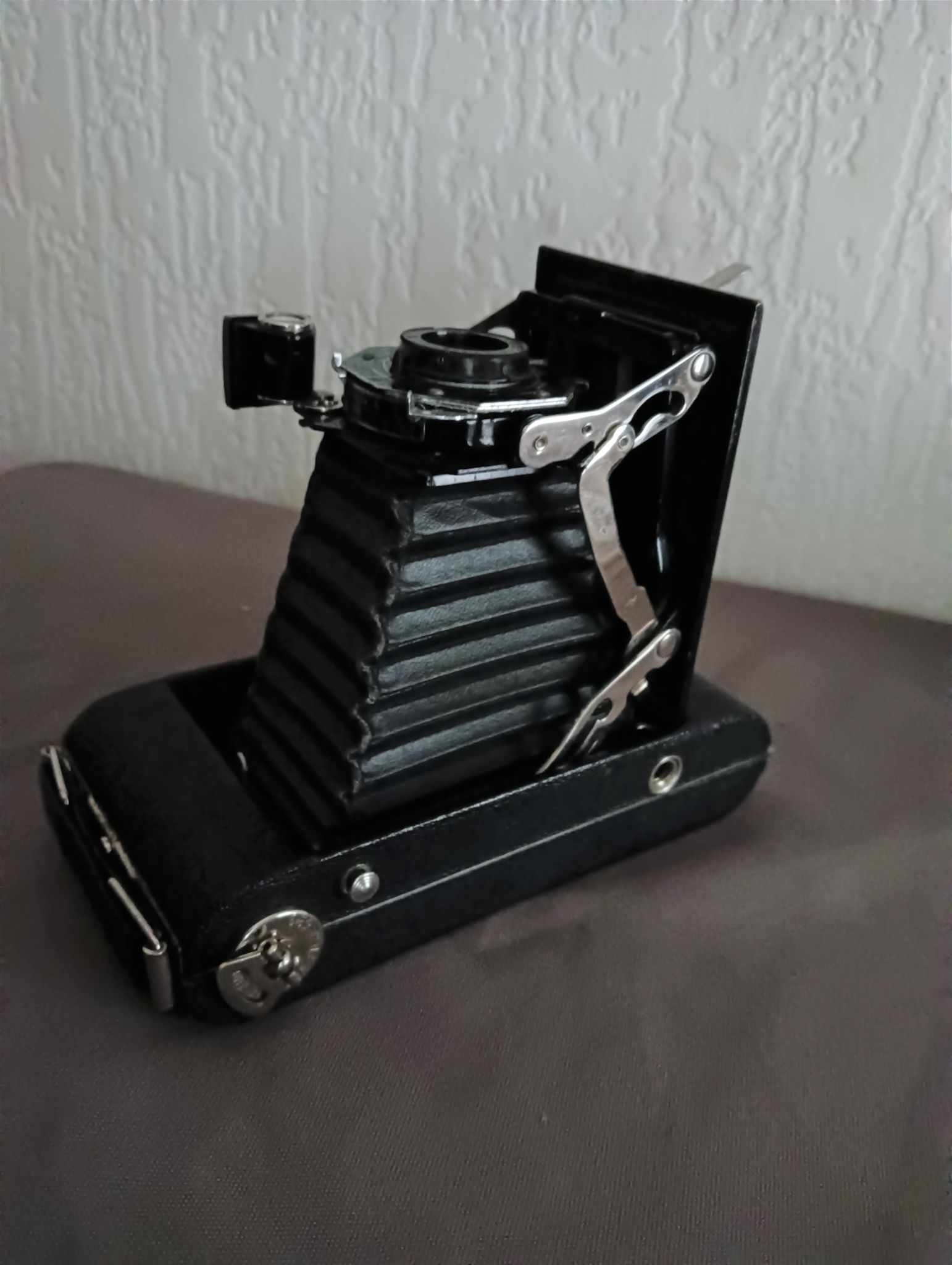 Bellows camera " KODAK Junior Six - 20 Series II, Made In USA