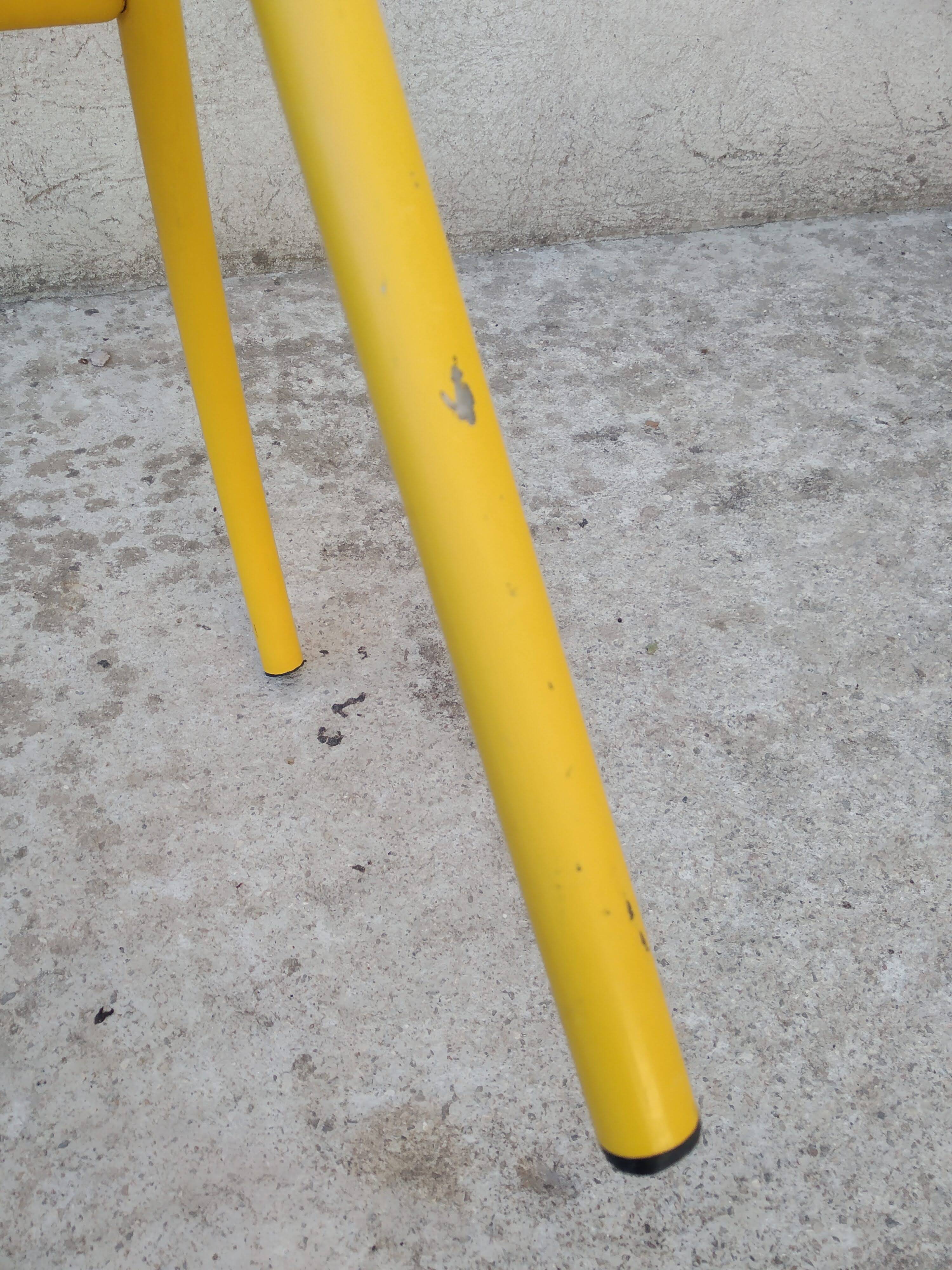 Chaise d'école vintage