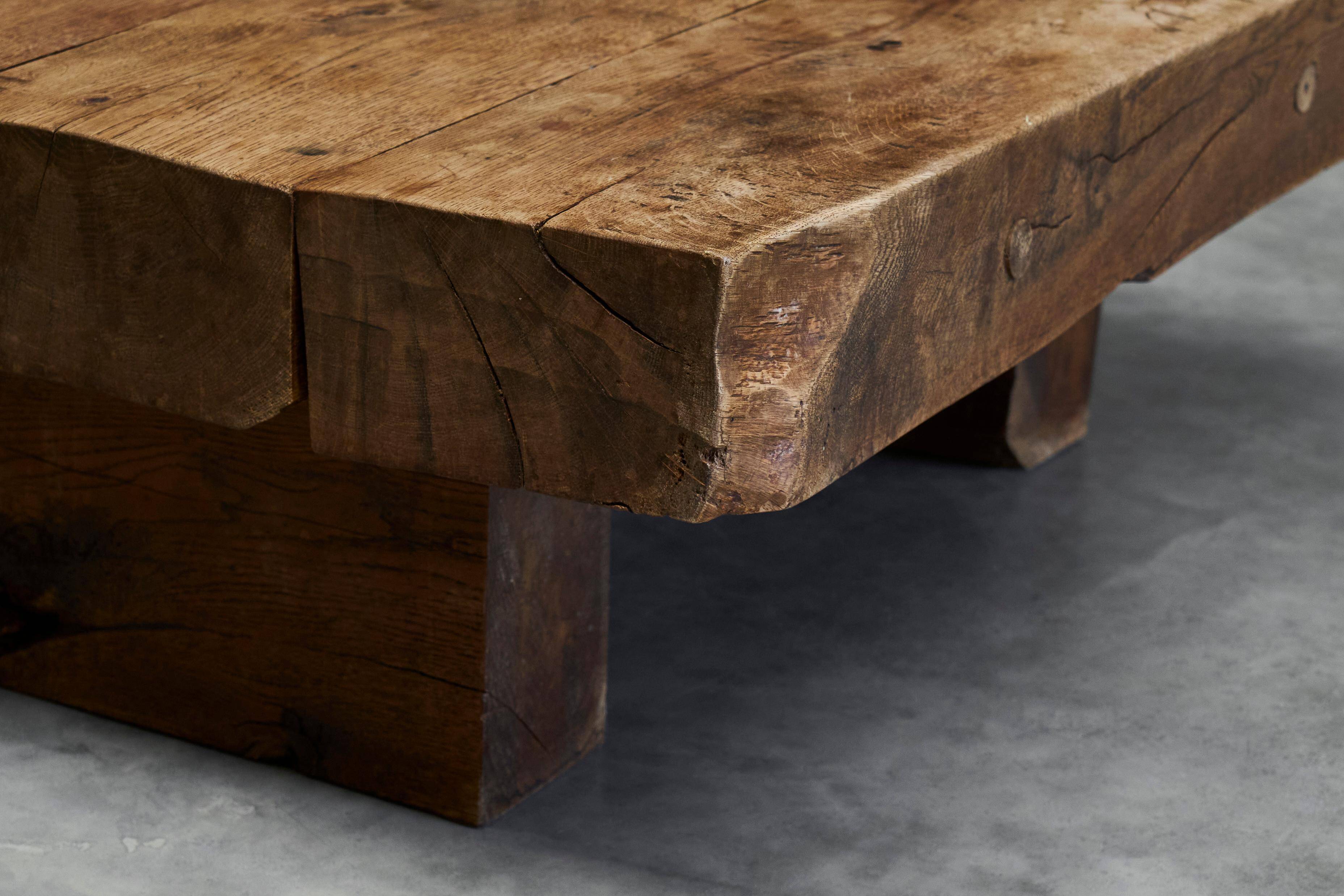 Table basse carrée style Wabi Sabi en chêne massif années 1960