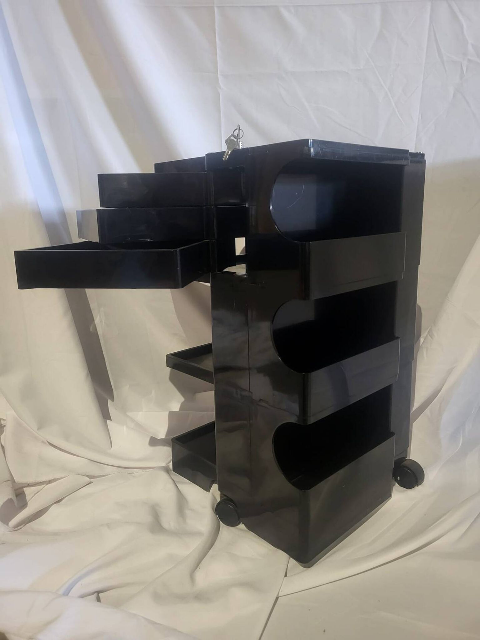 Édition précoce du chariot boby joe colombo bieffeplast noir 1970
