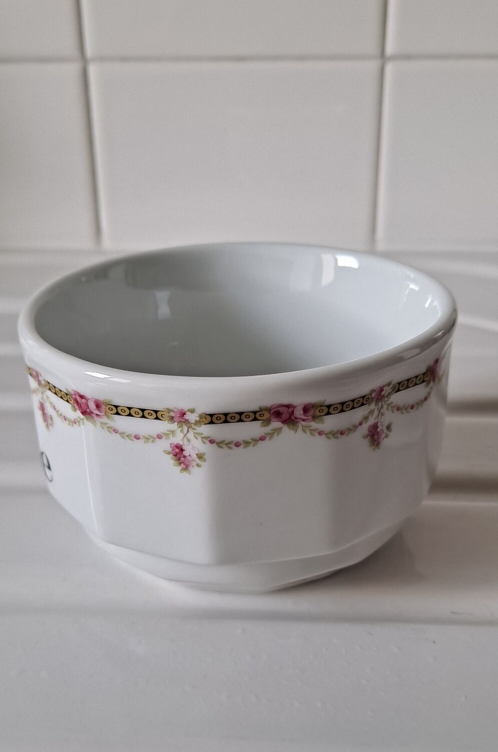 Beurrier En Porcelaine Blanche – Décor Floral Guirlande Avec Anse Fleur Et Dorure (occasion)