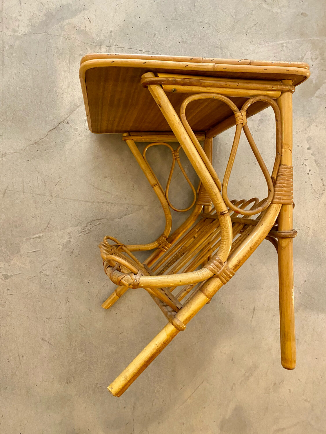 Rattan magazine holder table