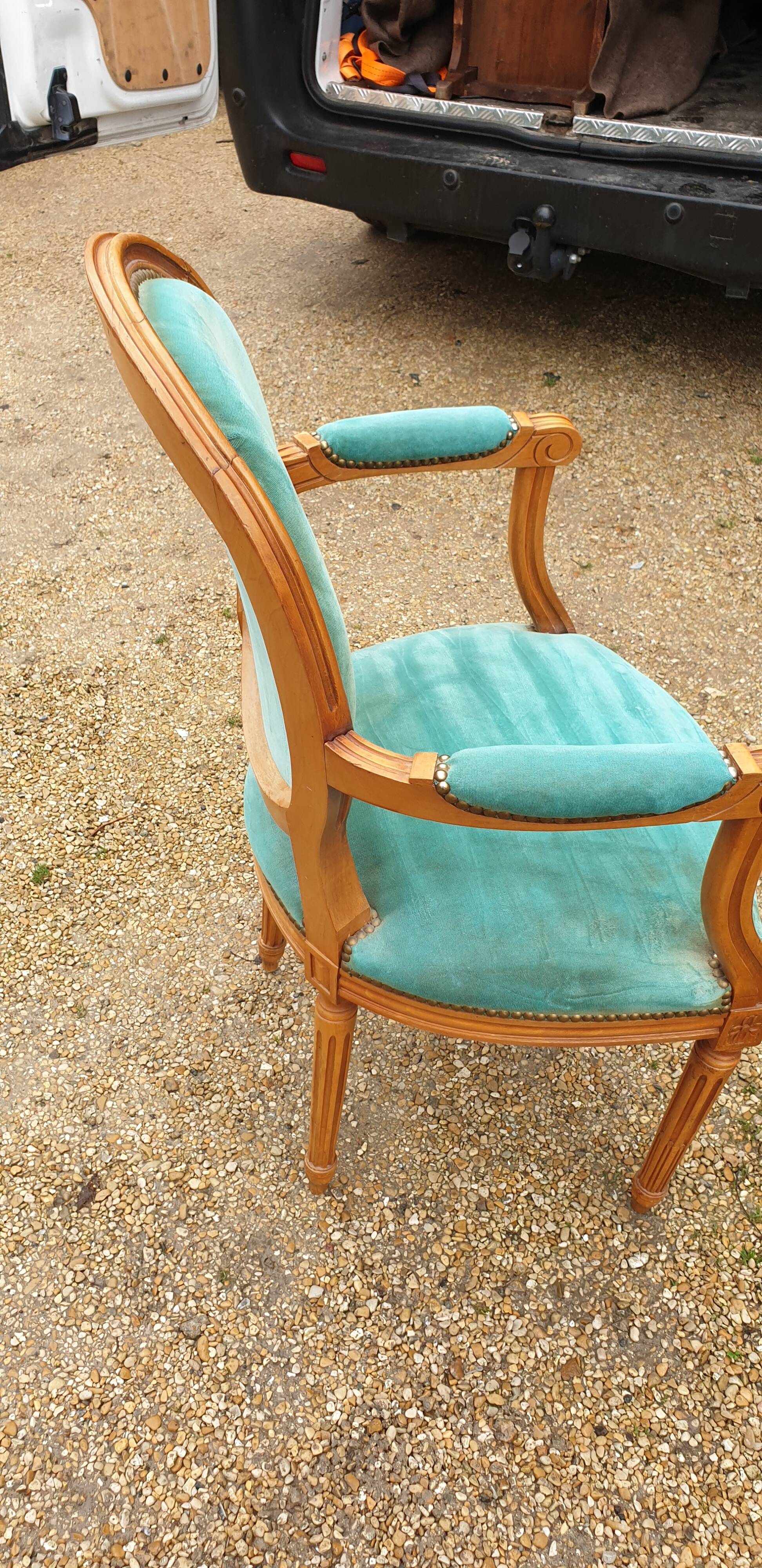 Armchair medallion louis xvi