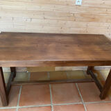 Solid table