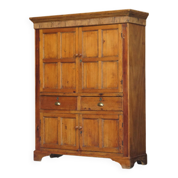 Georgian pine wardrobe, around 1780
