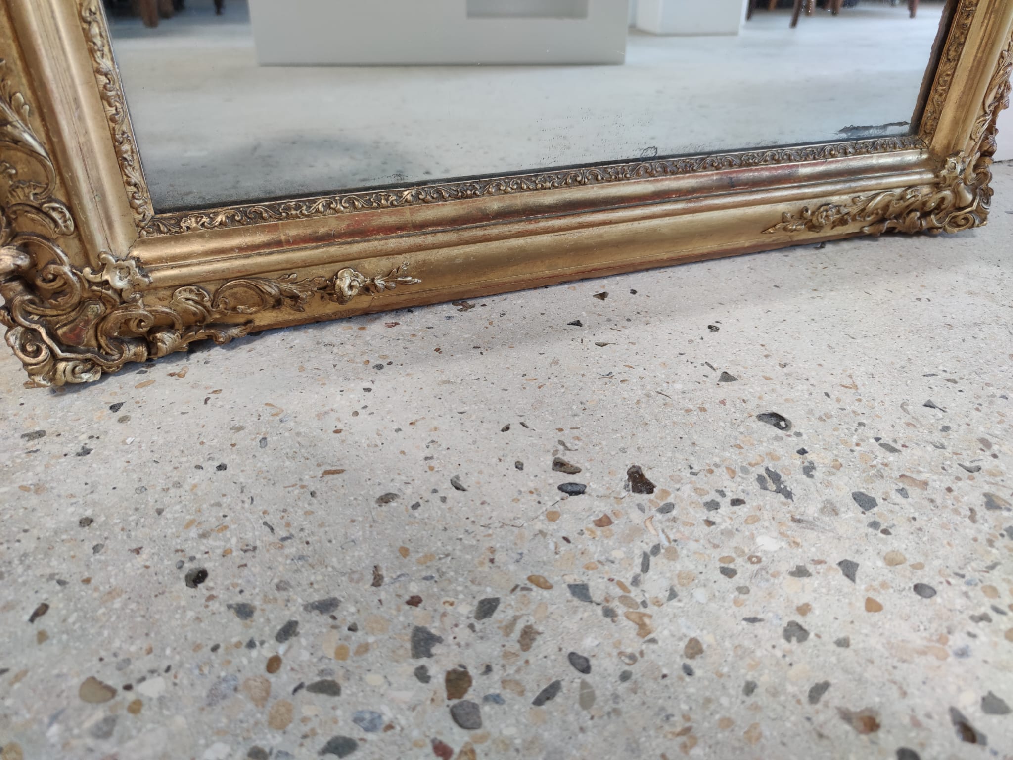 Rectangular golden mirror moldings plant motifs nineteenth H: 130cm