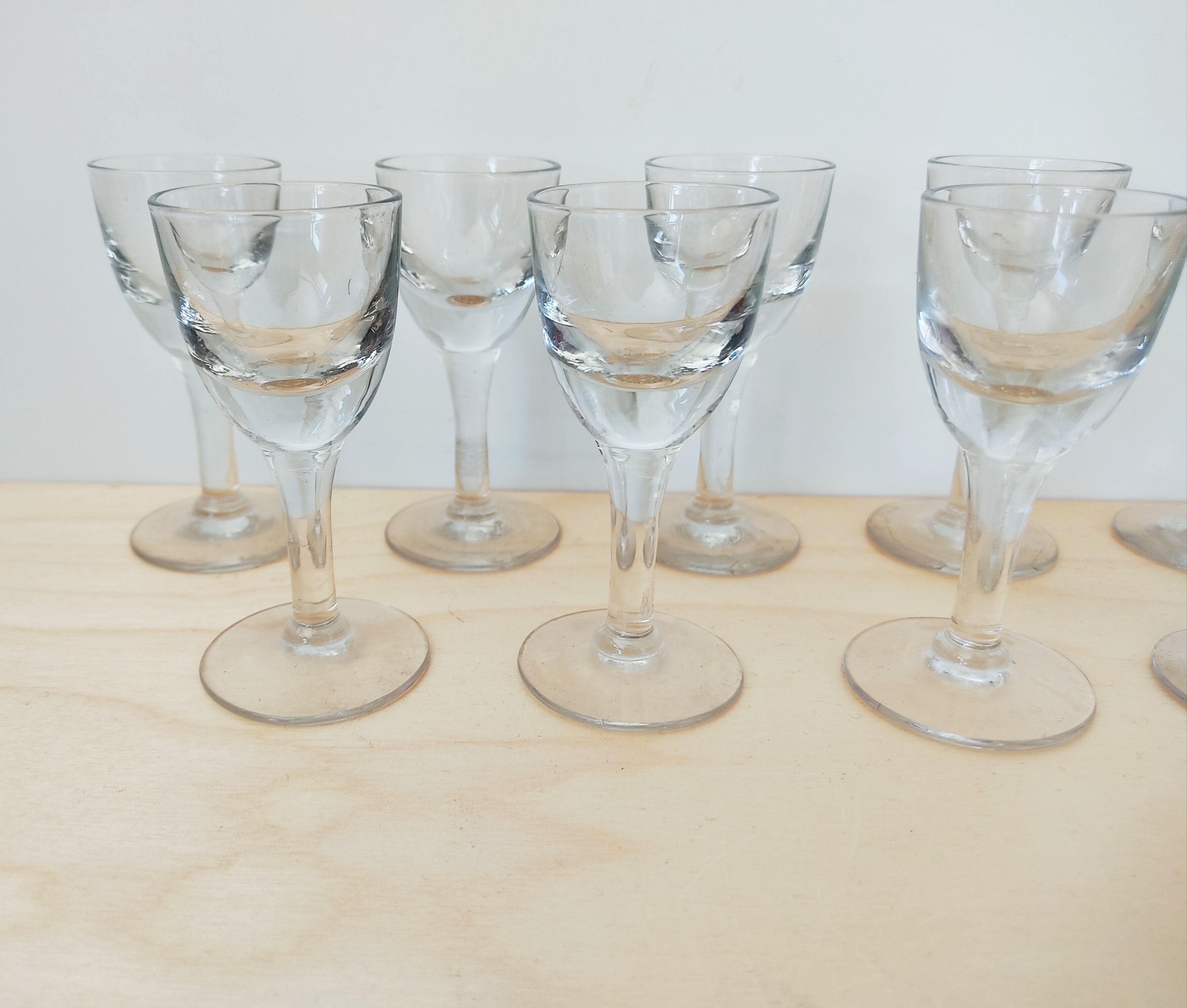 Set of 11 drip glasses