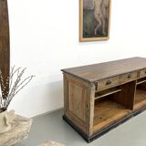 Grand Counter of Old Commerce in Pine