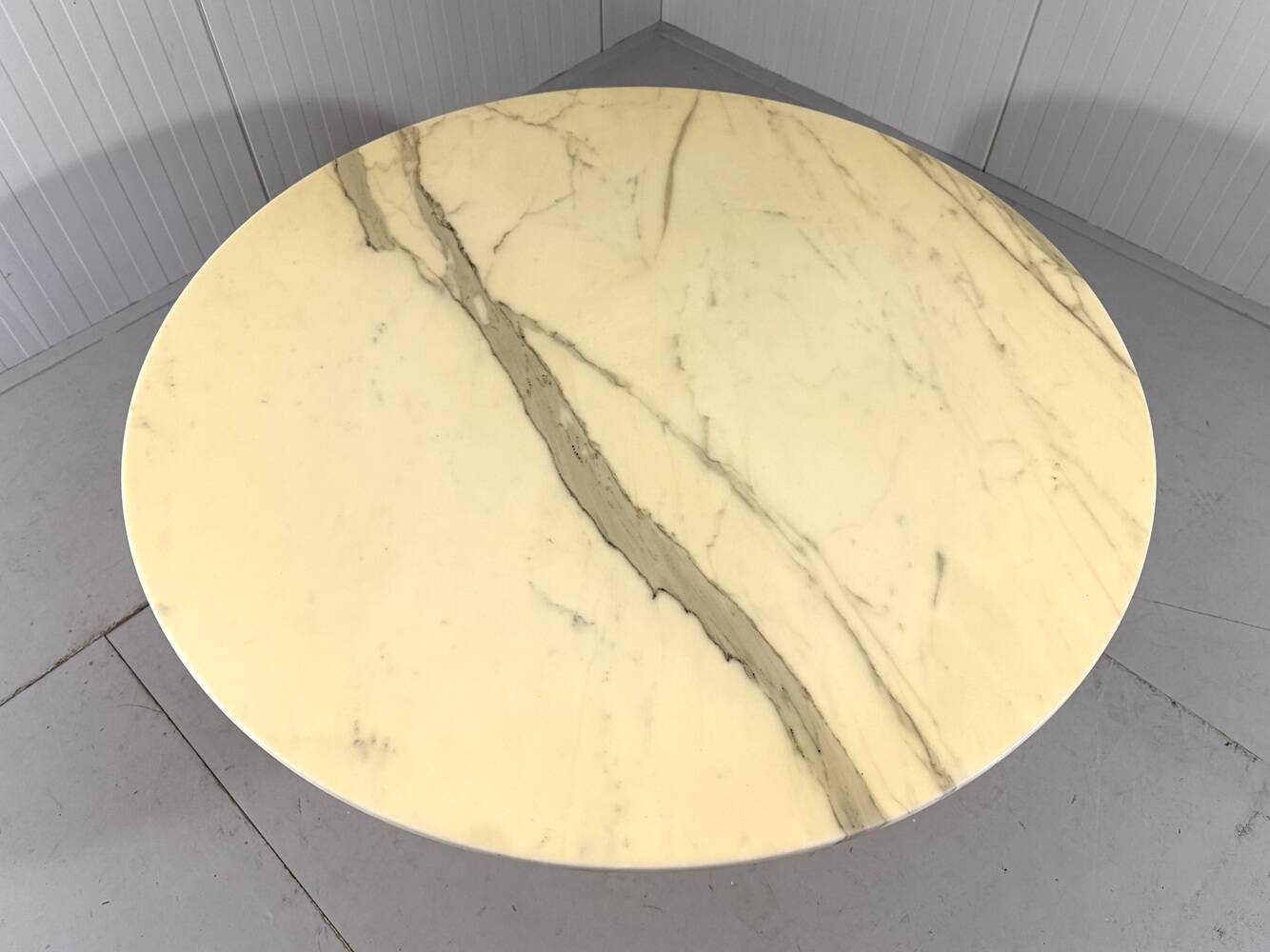Round marble dining table with tulip foot 1960’s