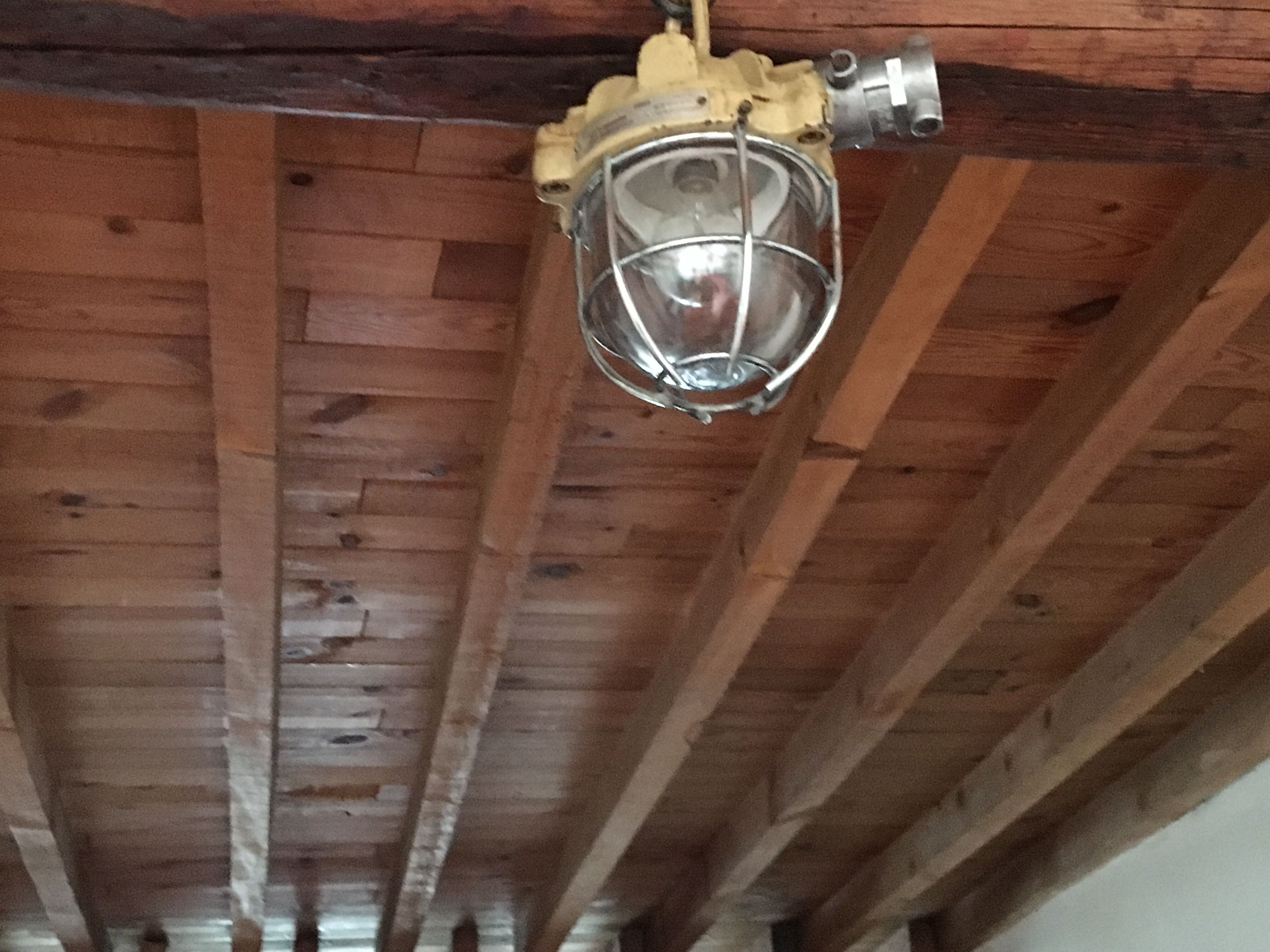 Suspension industrial explosion mapelec