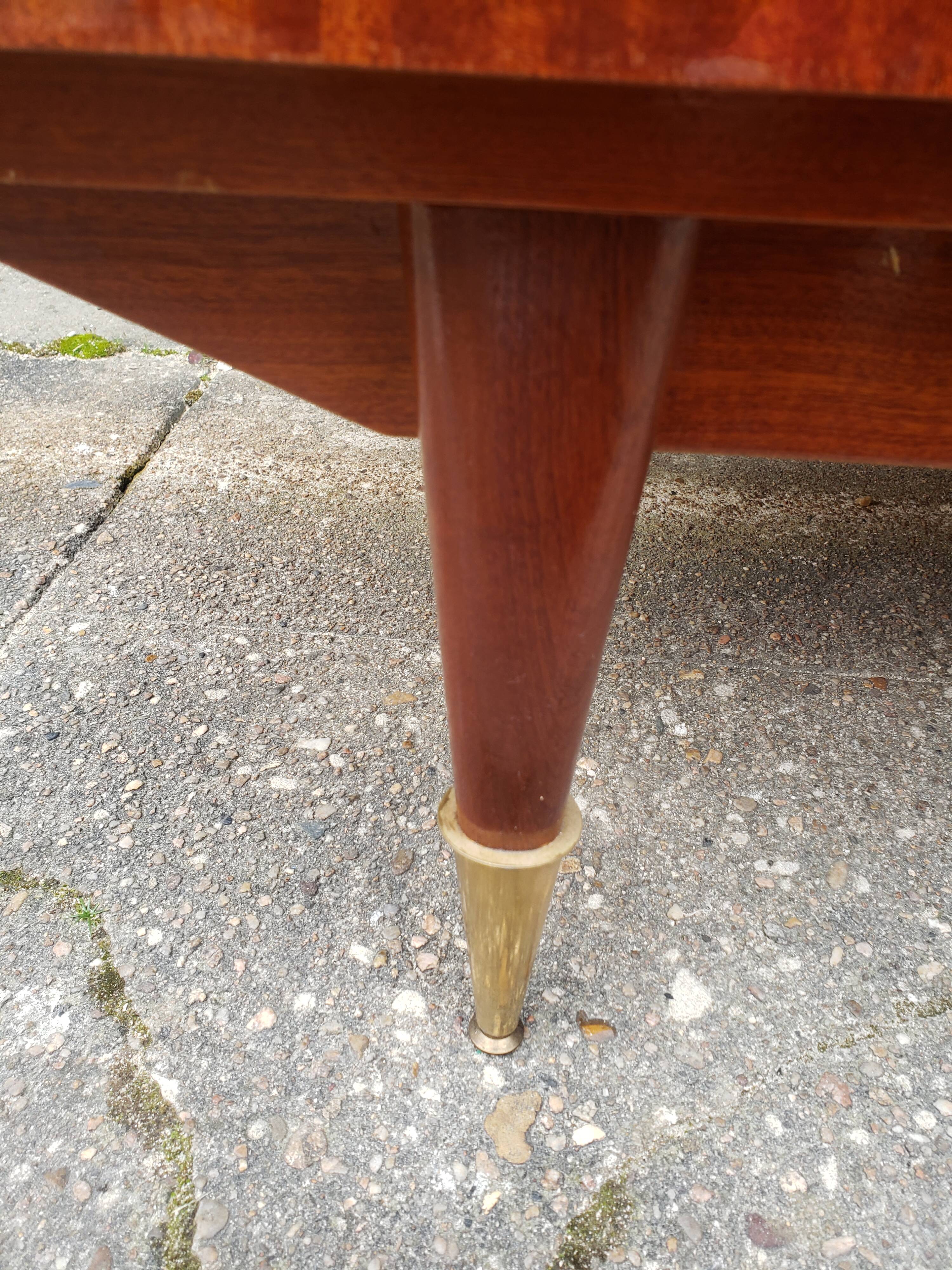 Commodity vintage right foot