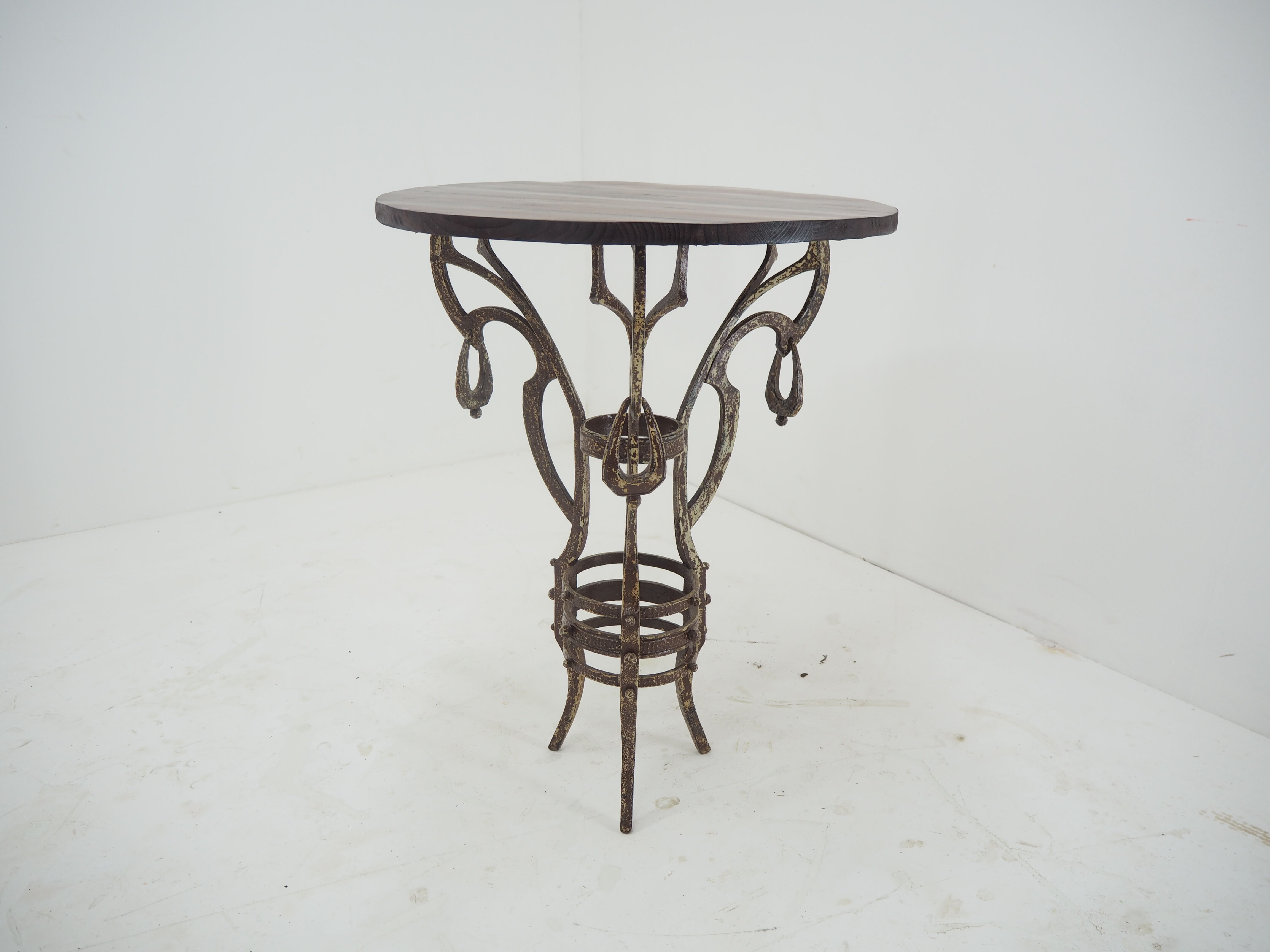 Table d’appoint en fer industriel antique