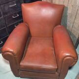 Club armchair moustache in brown leather