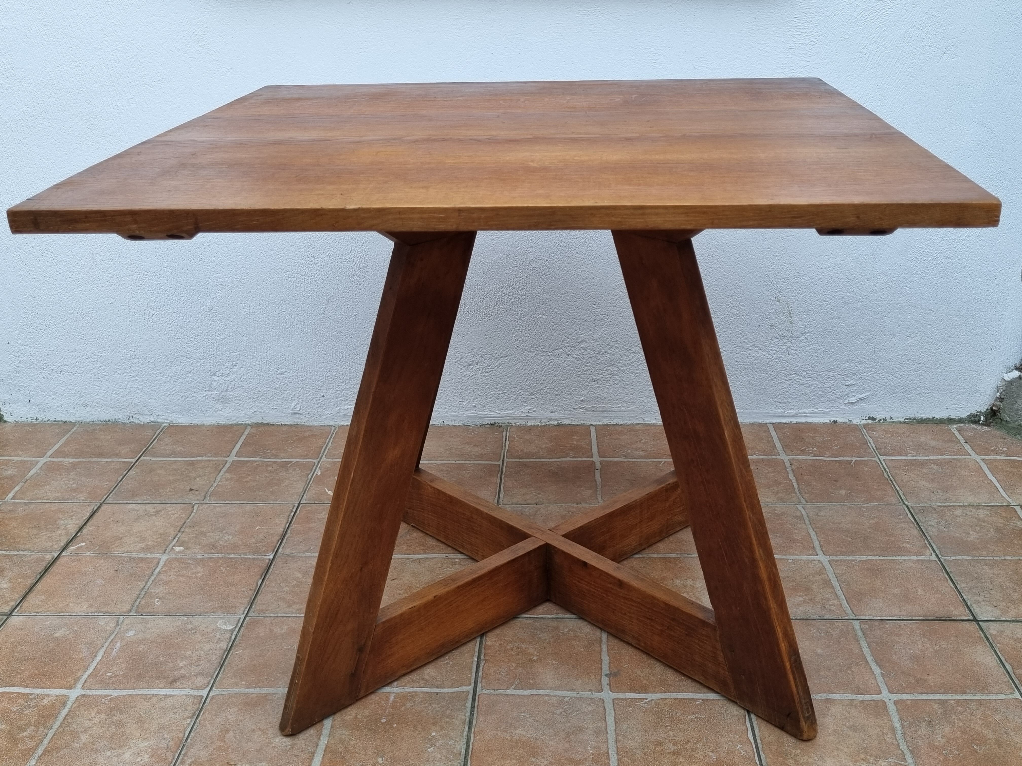Square table in art deco style in oak, removable