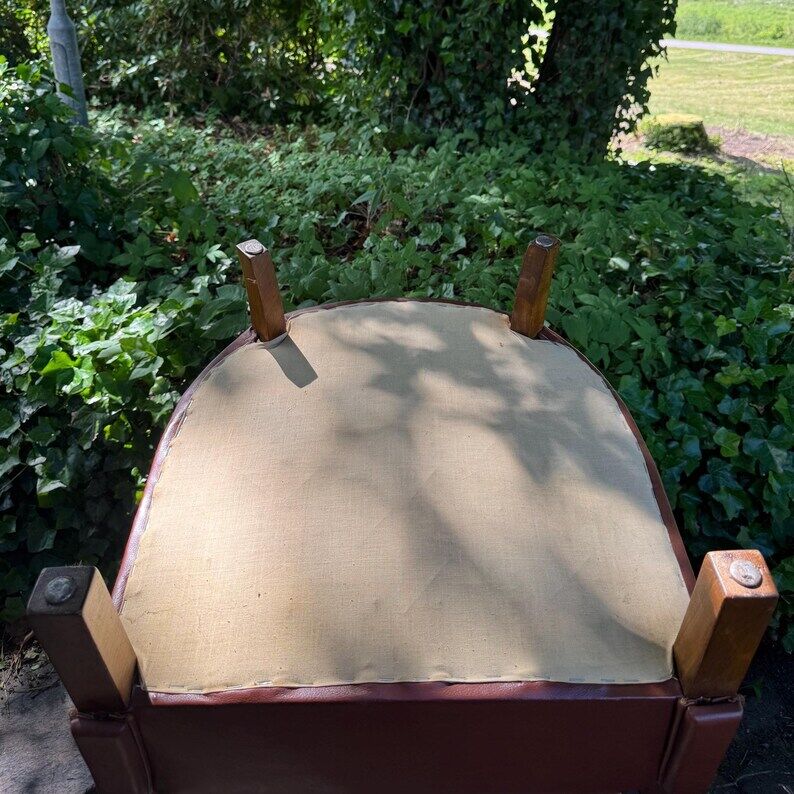 Chaises longues en cuir, design danois. Style urbain moderne.