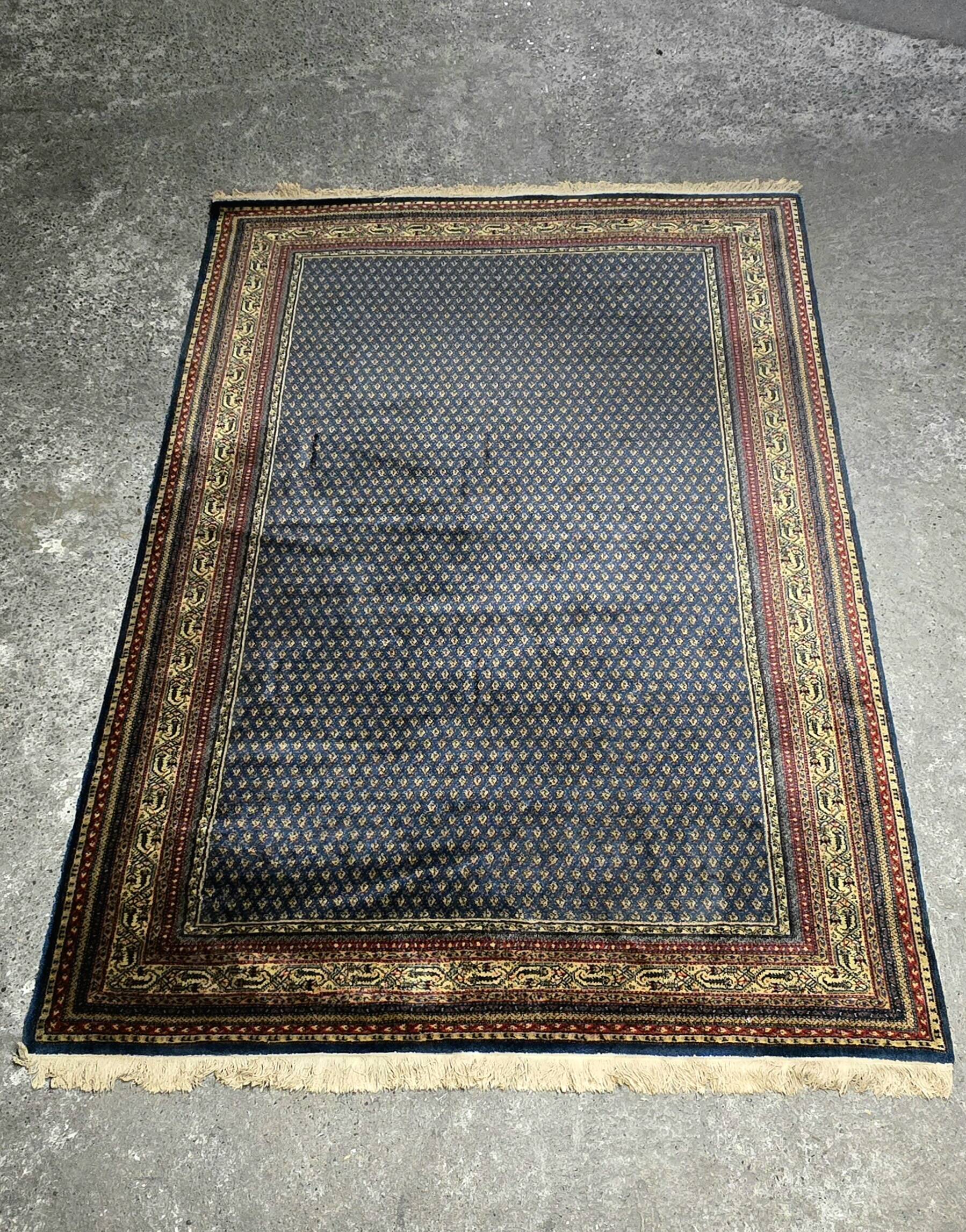 Mechanical wool carpet - 20th century