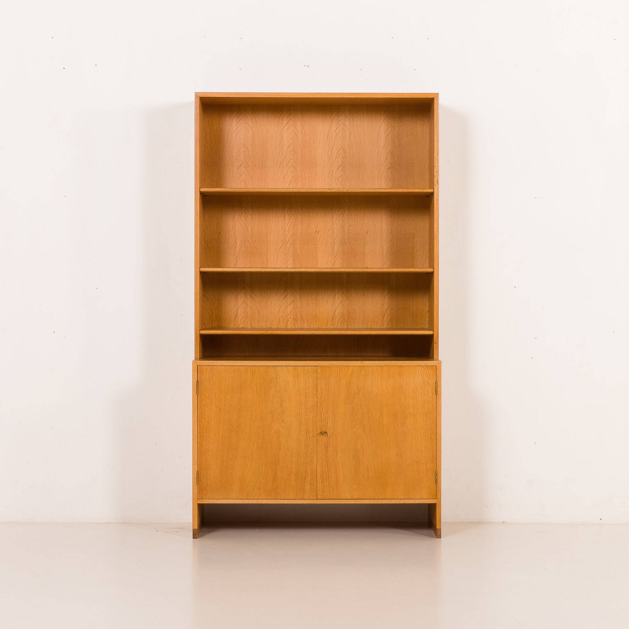 Hans Wegner mid-century oak bookcase, RY Mobler, 1960s