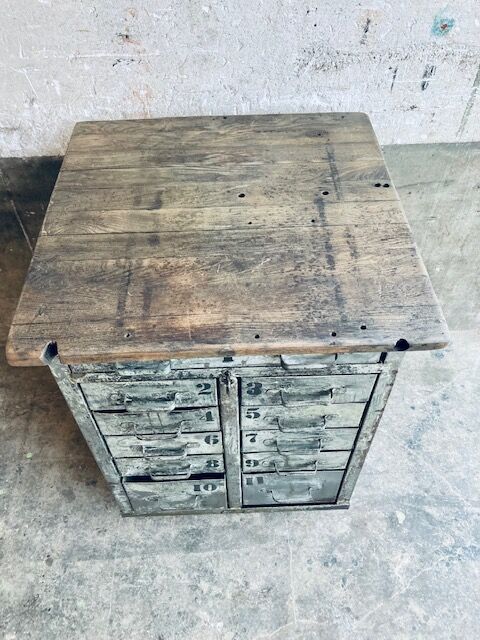 Numbered craft furniture