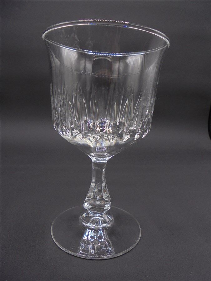 Lot of 8 stemware