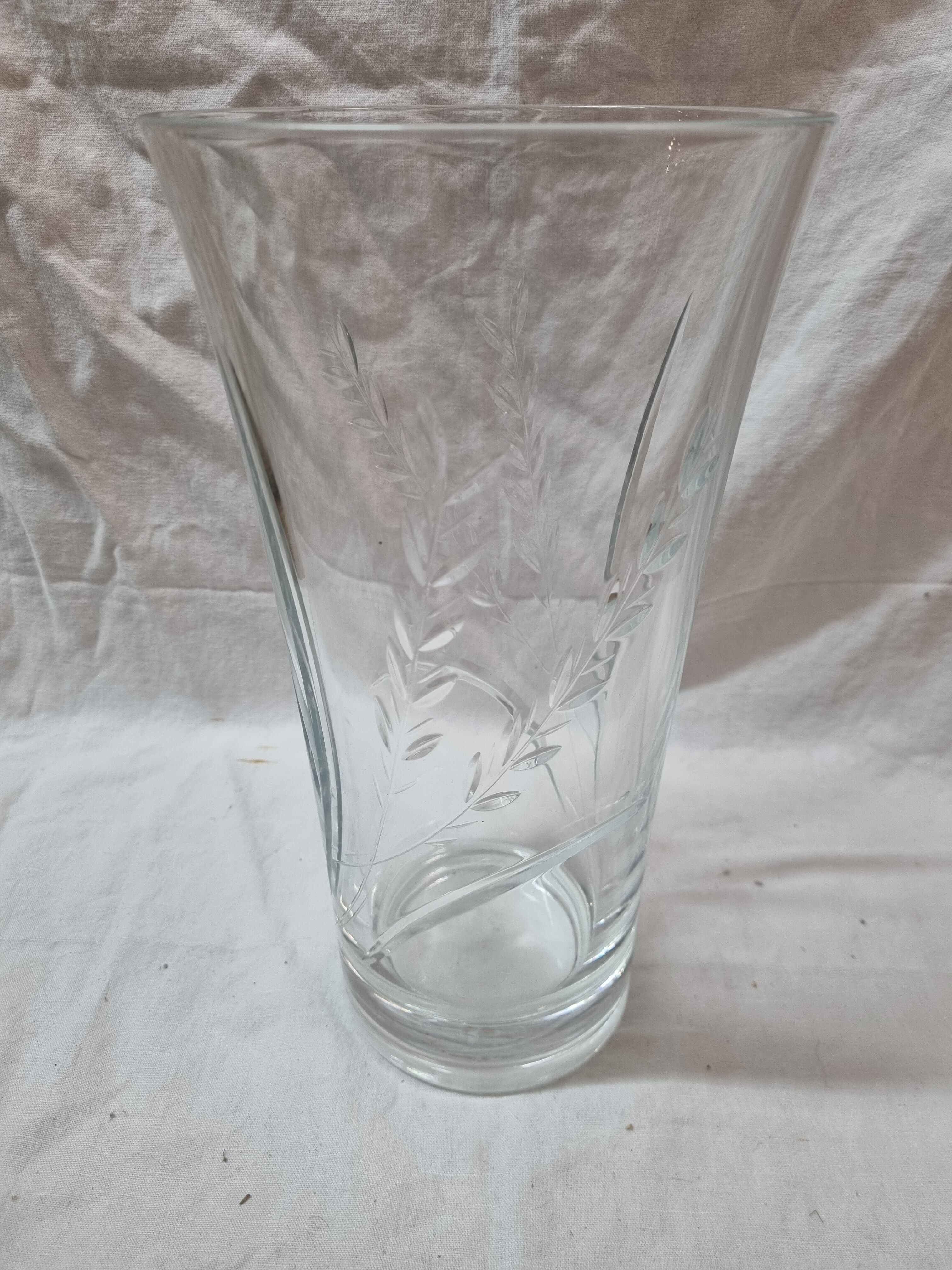 Vase en verre gravé de 1980