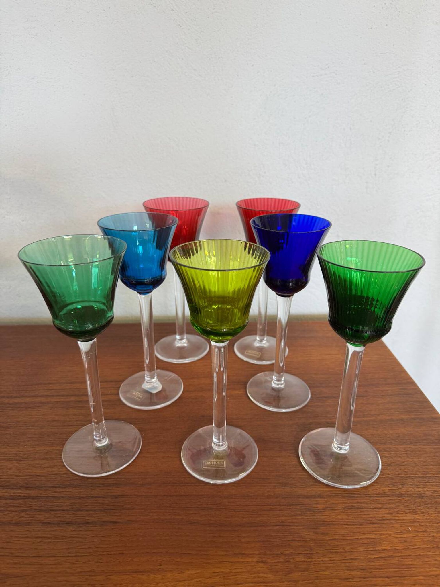 Verres à vin colorés en cristal Saint Louis
