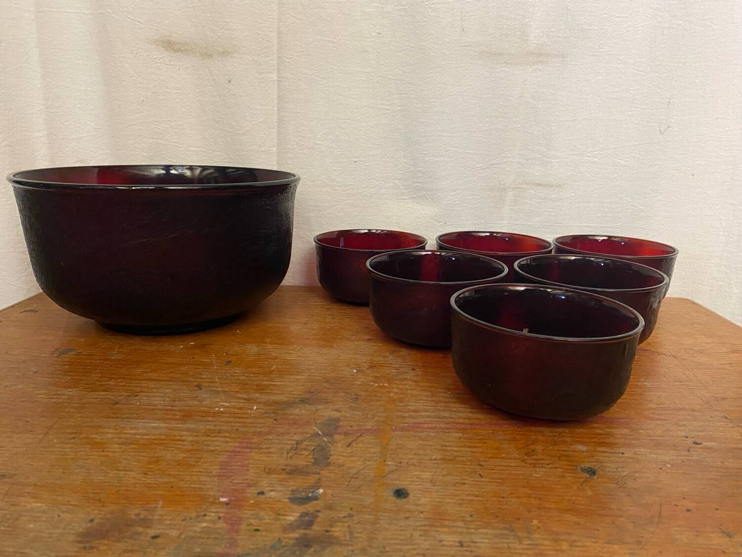 Salad bowl + 6 vintage ARCOROC Sierra molded glass bowls, ruby red, Vinta