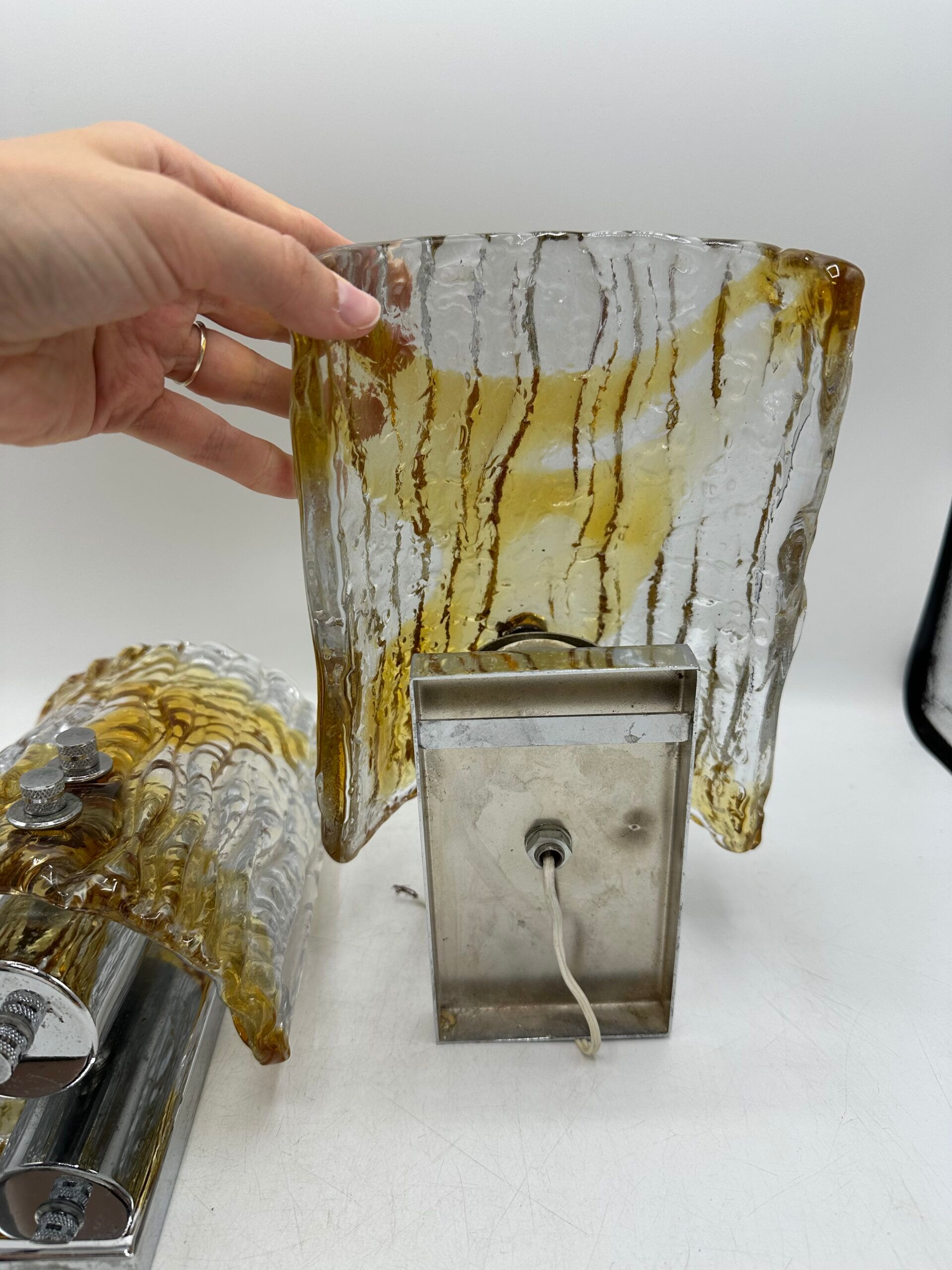 Duo of two-tone Murano Mazzega wall lights 1970