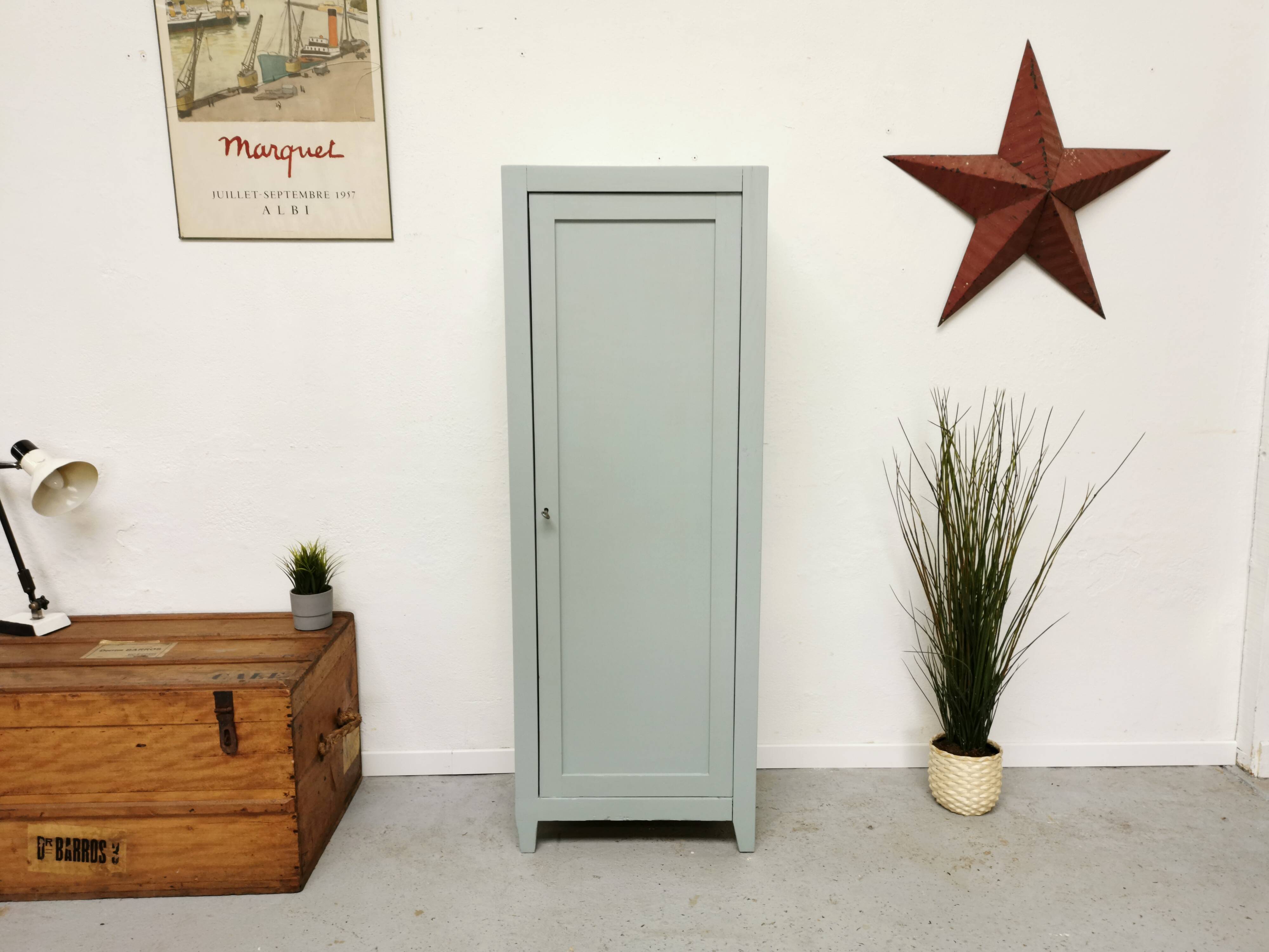 Armoire parisienne vintage