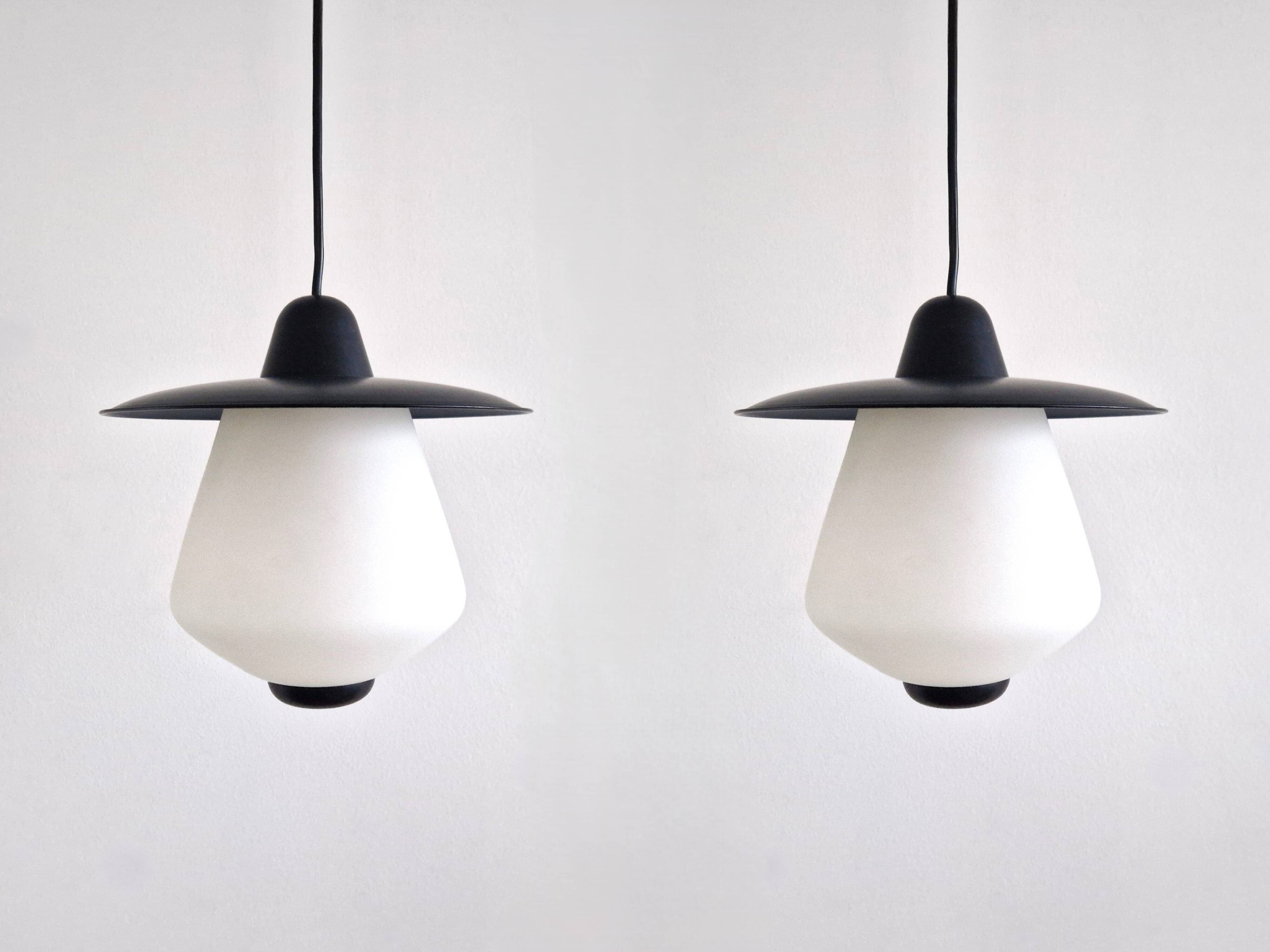 Set of 2 pendant lamps in black and white, 1950's
